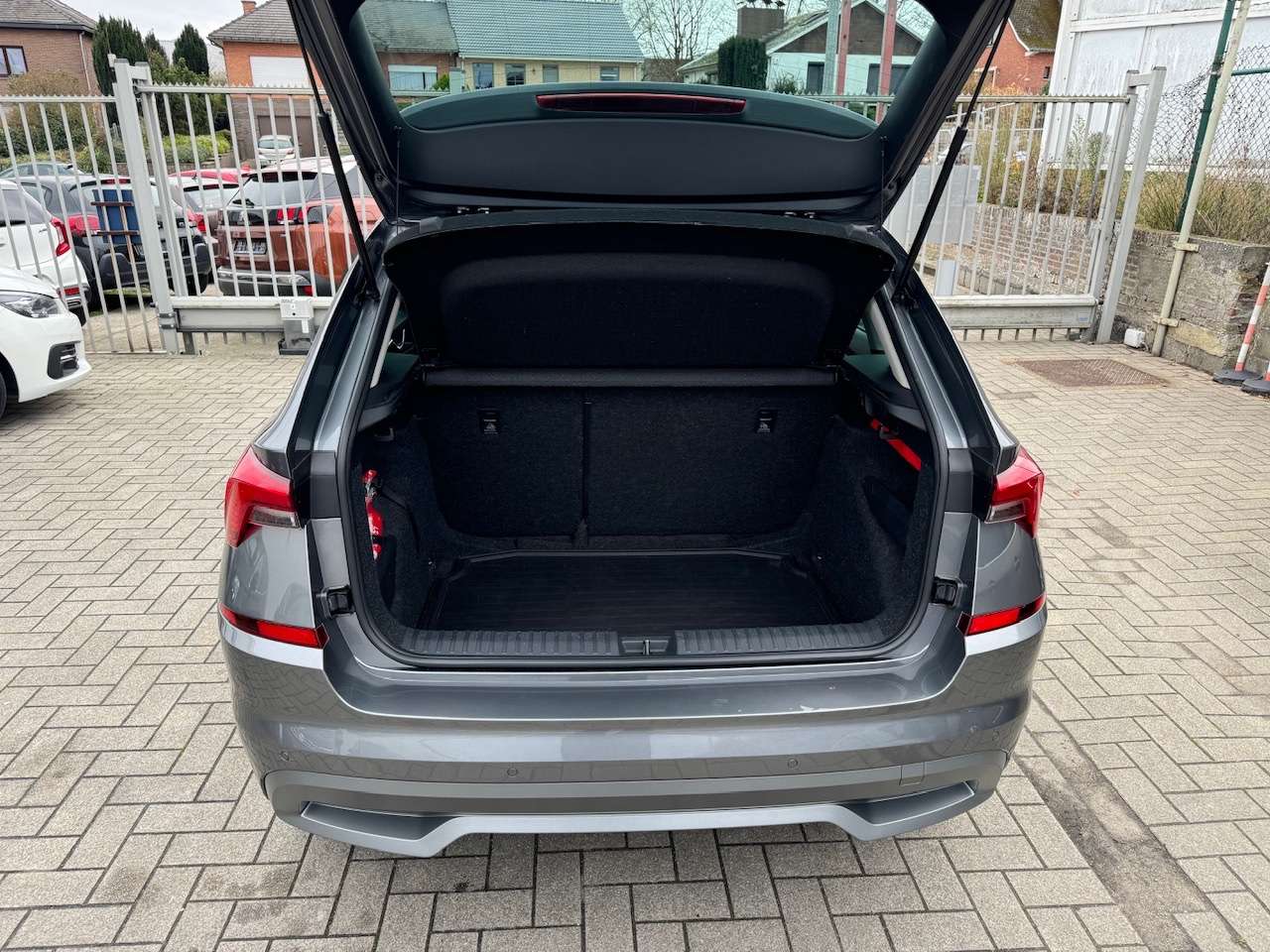 Skoda Kamiq 1.0 TSI DSG - CarPlay ** 1 JAAR GARANTIE ** !!