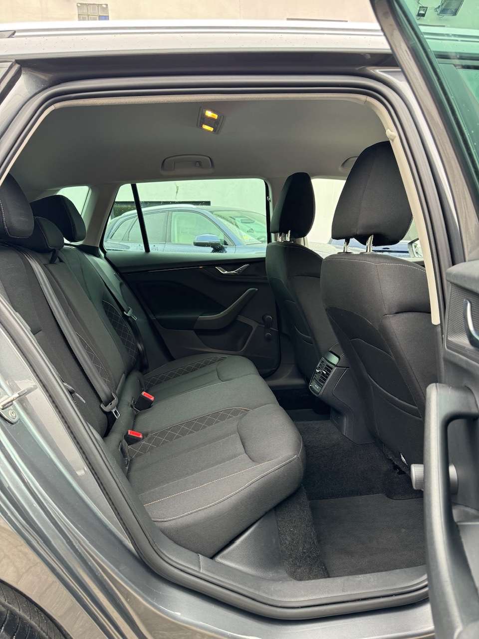 Skoda Kamiq 1.0 TSI DSG - CarPlay ** 1 JAAR GARANTIE ** !!