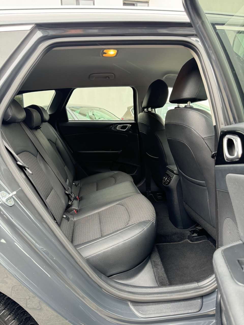 Kia Ceed SW / cee'd SW Ceed 1.5 T-GDI DCT7 CarPlay ** 1 JAAR GARANTIE **