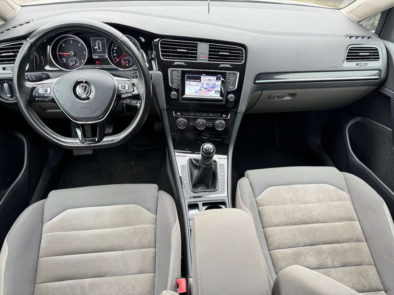 Volkswagen Golf 1.6 CR TDi 4Motion Highline ** 1 JAAR GARANTIE **