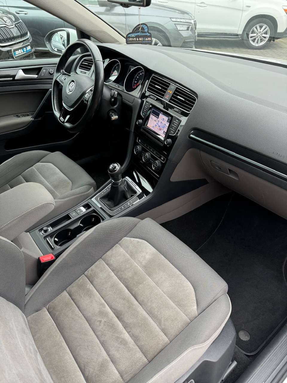 Volkswagen Golf 1.6 CR TDi 4Motion Highline ** 1 JAAR GARANTIE **