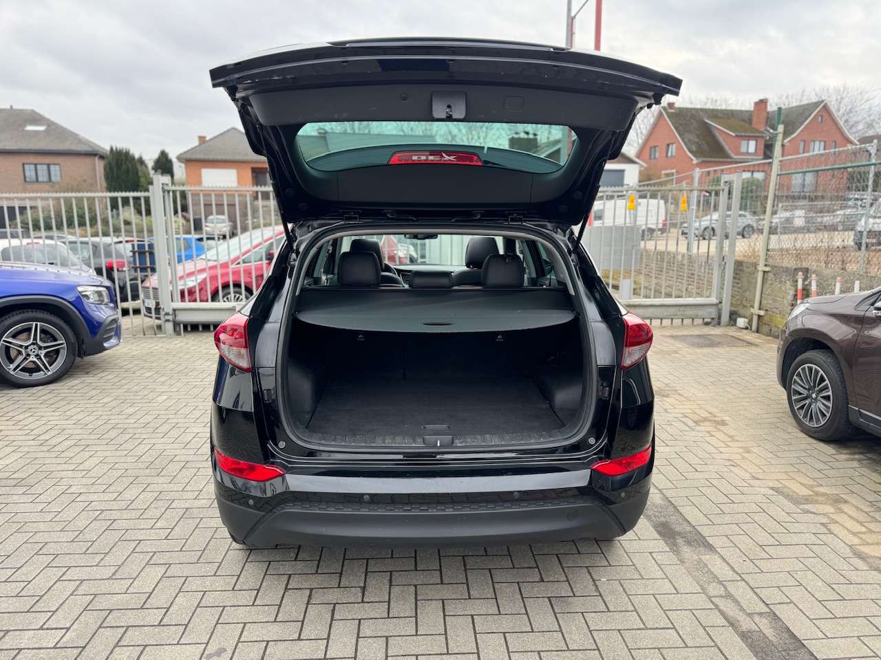 Hyundai TUCSON 1.7 CRDi 2WD Launch Edition - Panoramische dak