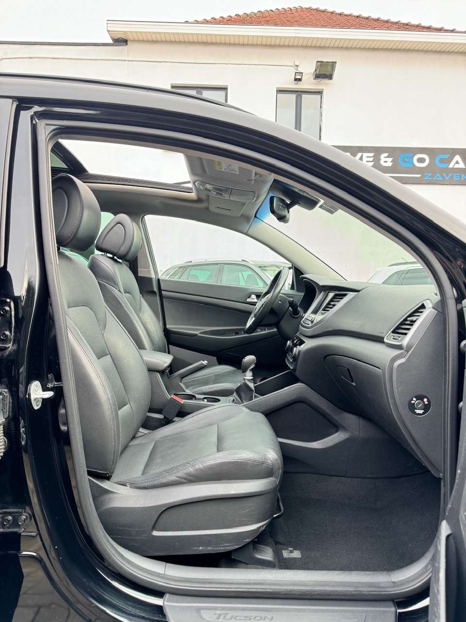 Hyundai TUCSON 1.7 CRDi 2WD Launch Edition - Panoramische dak