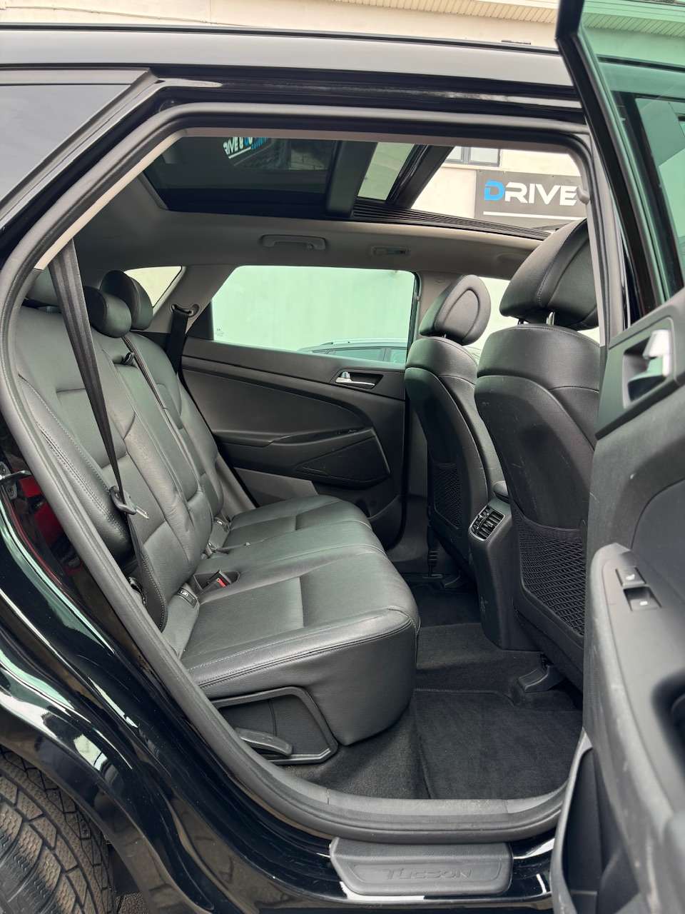 Hyundai TUCSON 1.7 CRDi 2WD Launch Edition - Panoramische dak