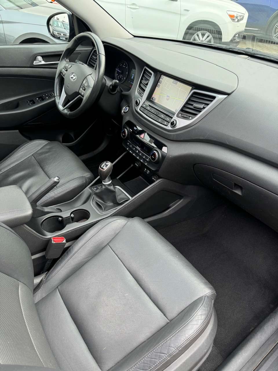 Hyundai TUCSON 1.7 CRDi 2WD Launch Edition - Panoramische dak