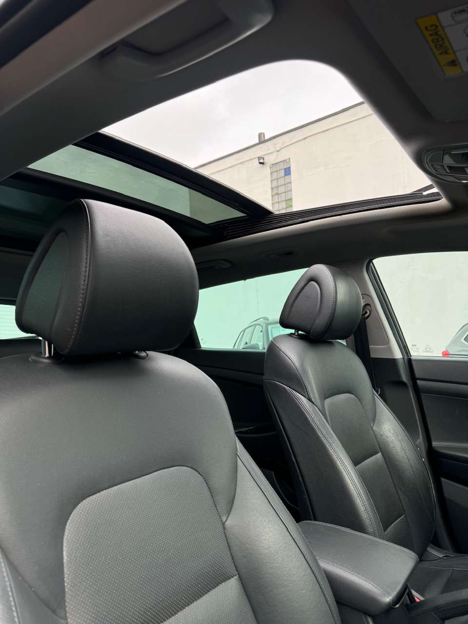 Hyundai TUCSON 1.7 CRDi 2WD Launch Edition - Panoramische dak