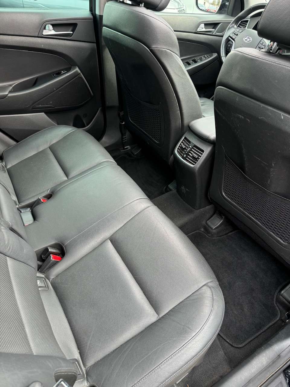 Hyundai TUCSON 1.7 CRDi 2WD Launch Edition - Panoramische dak