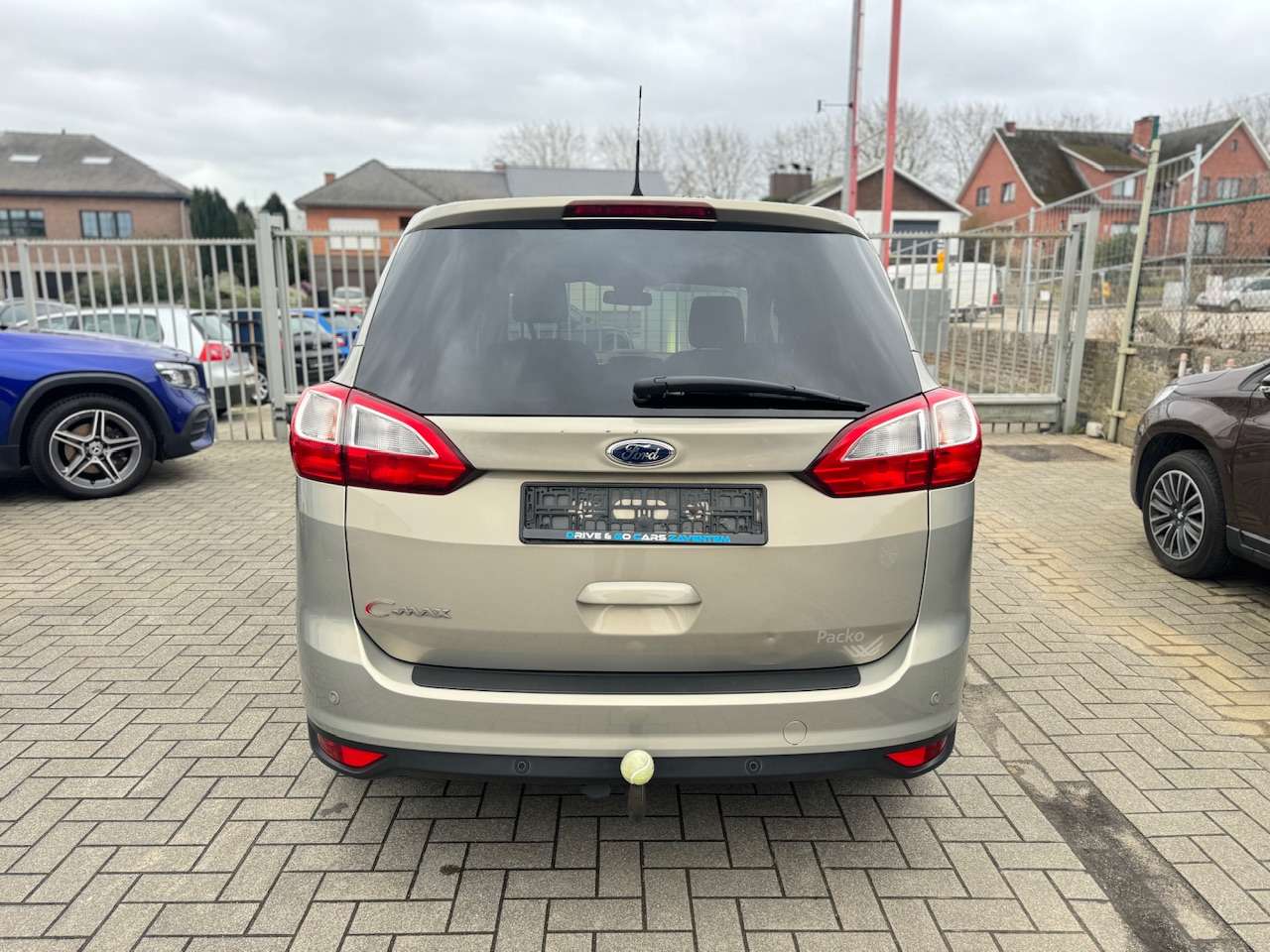 Ford Grand C-Max 1.5 TDCi Titanium ** 1 JAAR GARANTIE ** !!