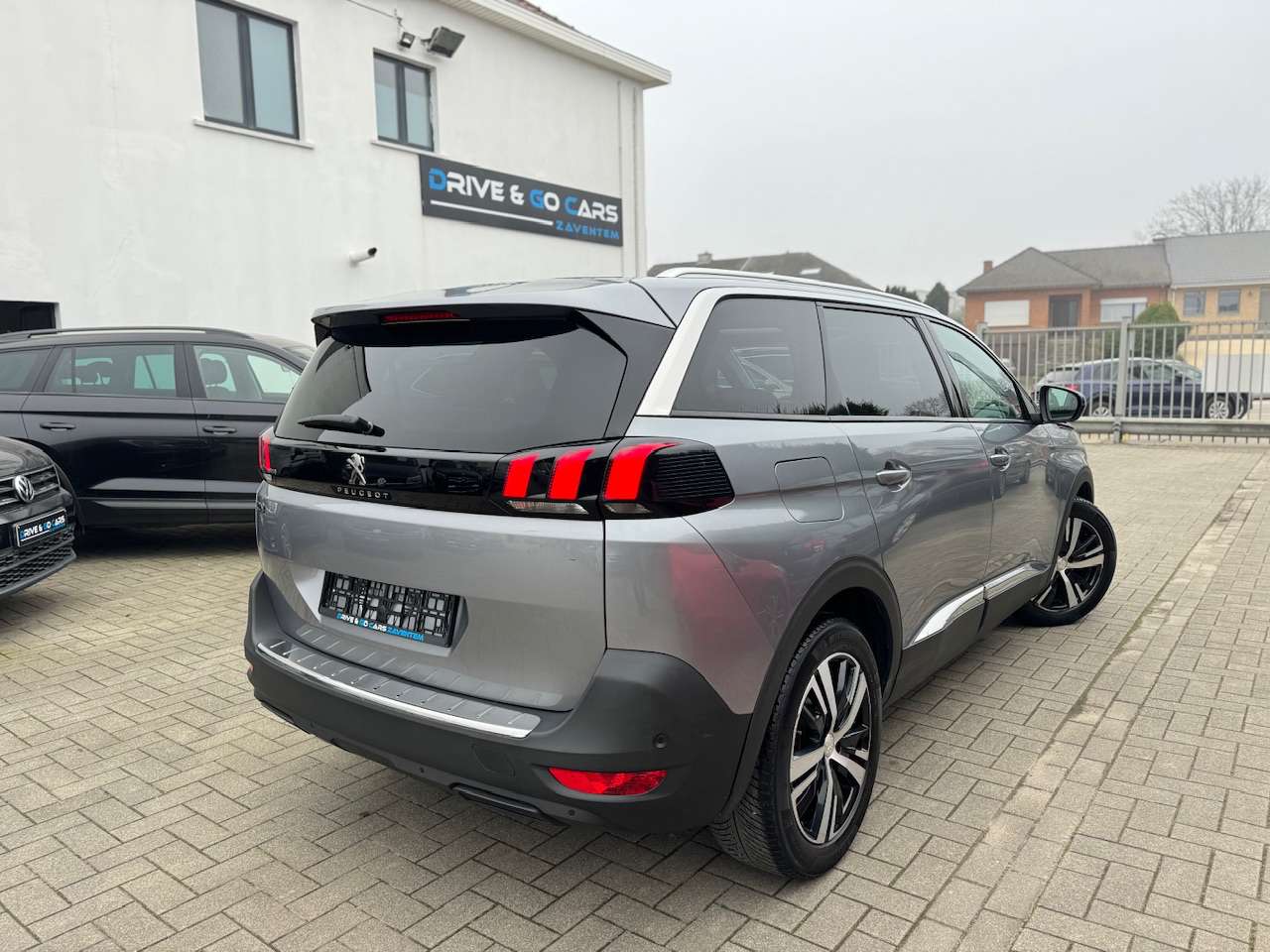 Peugeot 5008 1.5 BlueHDi - 7 Plaatsen ** 1 JAAR GARANTIE ** !!