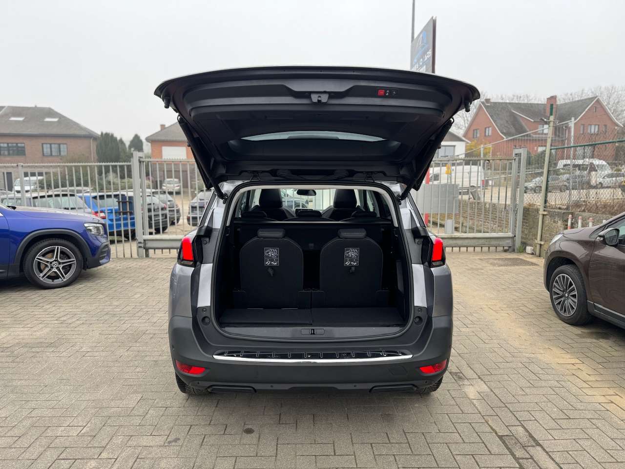 Peugeot 5008 1.5 BlueHDi - 7 Plaatsen ** 1 JAAR GARANTIE ** !!