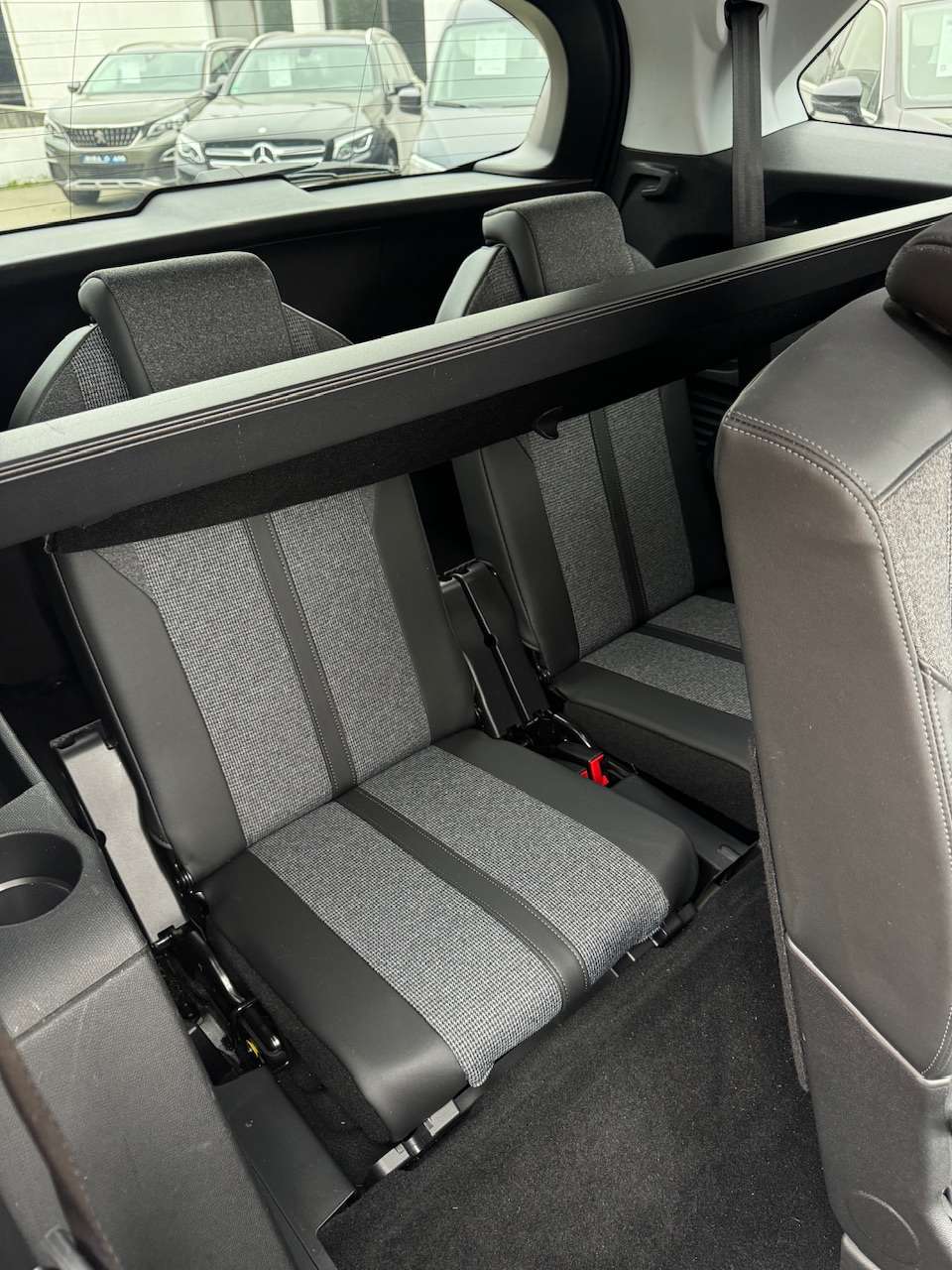 Peugeot 5008 1.5 BlueHDi - 7 Plaatsen ** 1 JAAR GARANTIE ** !!