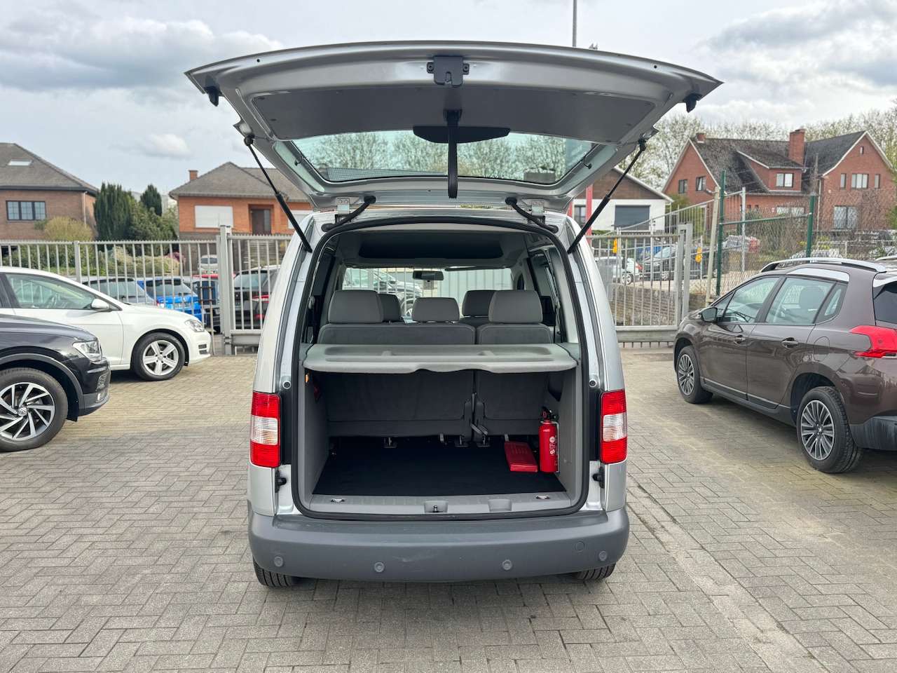 Volkswagen Caddy 1.4i Benzine - CarPlay ** 1 JAAR GARANTIE ** !!