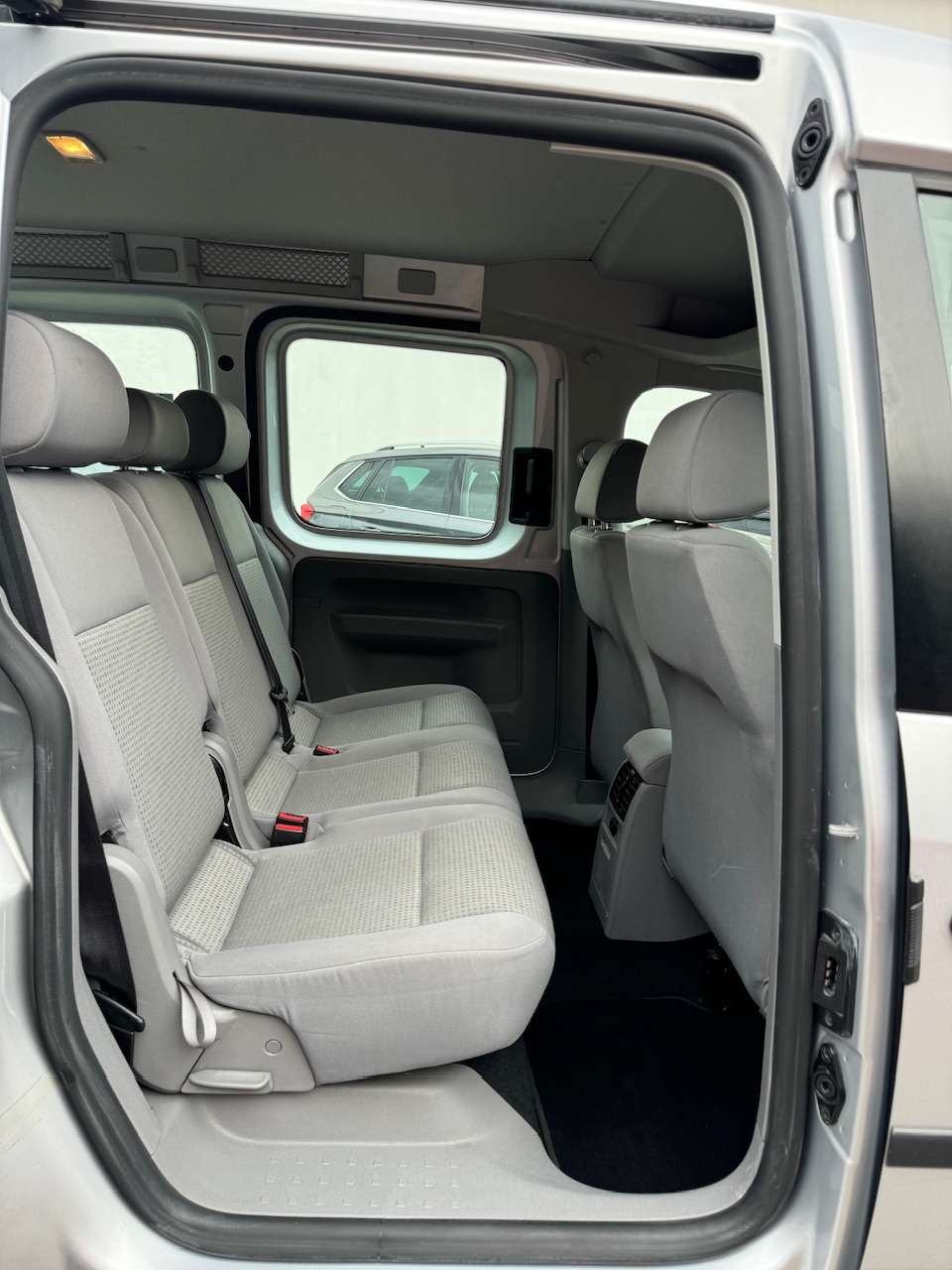 Volkswagen Caddy 1.4i Benzine - CarPlay ** 1 JAAR GARANTIE ** !!