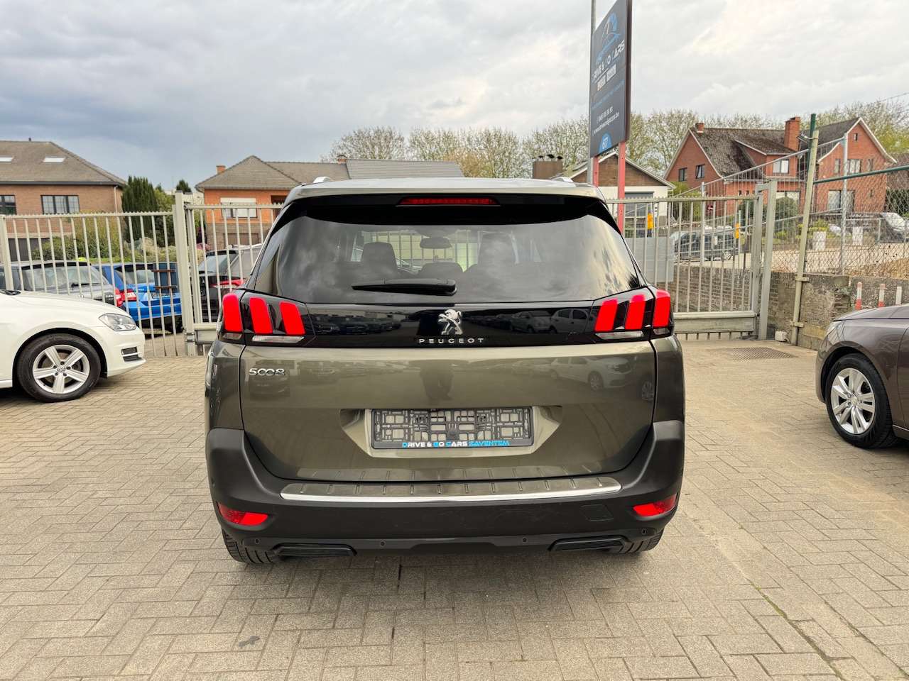 Peugeot 5008 BlueHDi 130 EAT8 Allure ** 1 JAAR GARANTIE ** !!