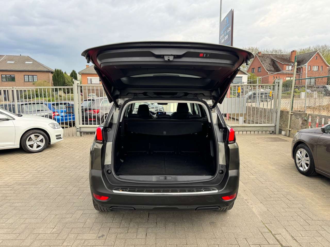 Peugeot 5008 BlueHDi 130 EAT8 Allure ** 1 JAAR GARANTIE ** !!
