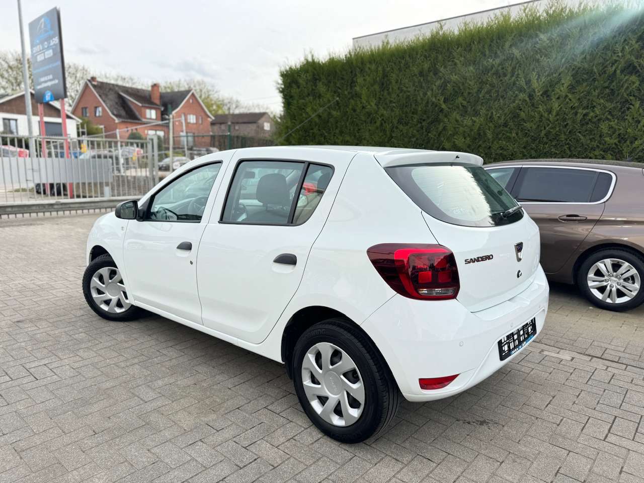 Dacia Sandero 1.0i SCe Benzine - CarPlay ** 1 JAAR GARANTIE ** !!