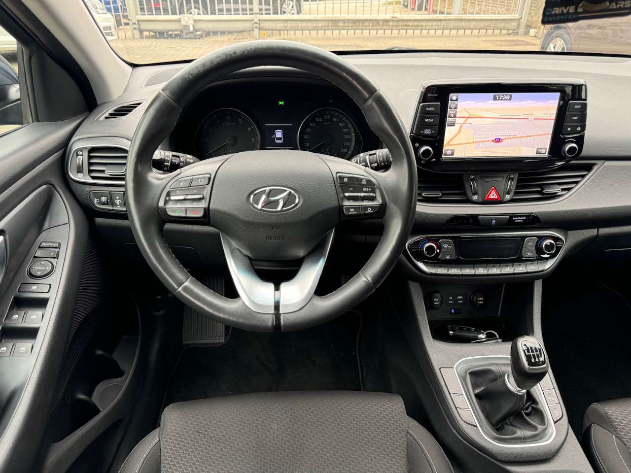 Hyundai i30 SW 1.0 T-GDi Sky - CarPlay ** 1 JAAR GARANTIE ** !!