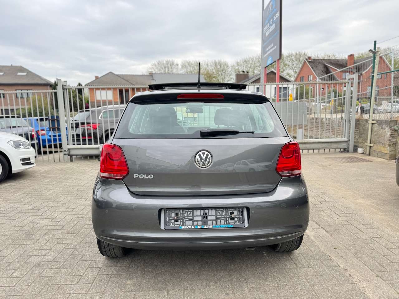 Volkswagen Polo 1.2i Highline - CarPlay - Pano Dak ** 1 JAAR GARANTIE ** !!