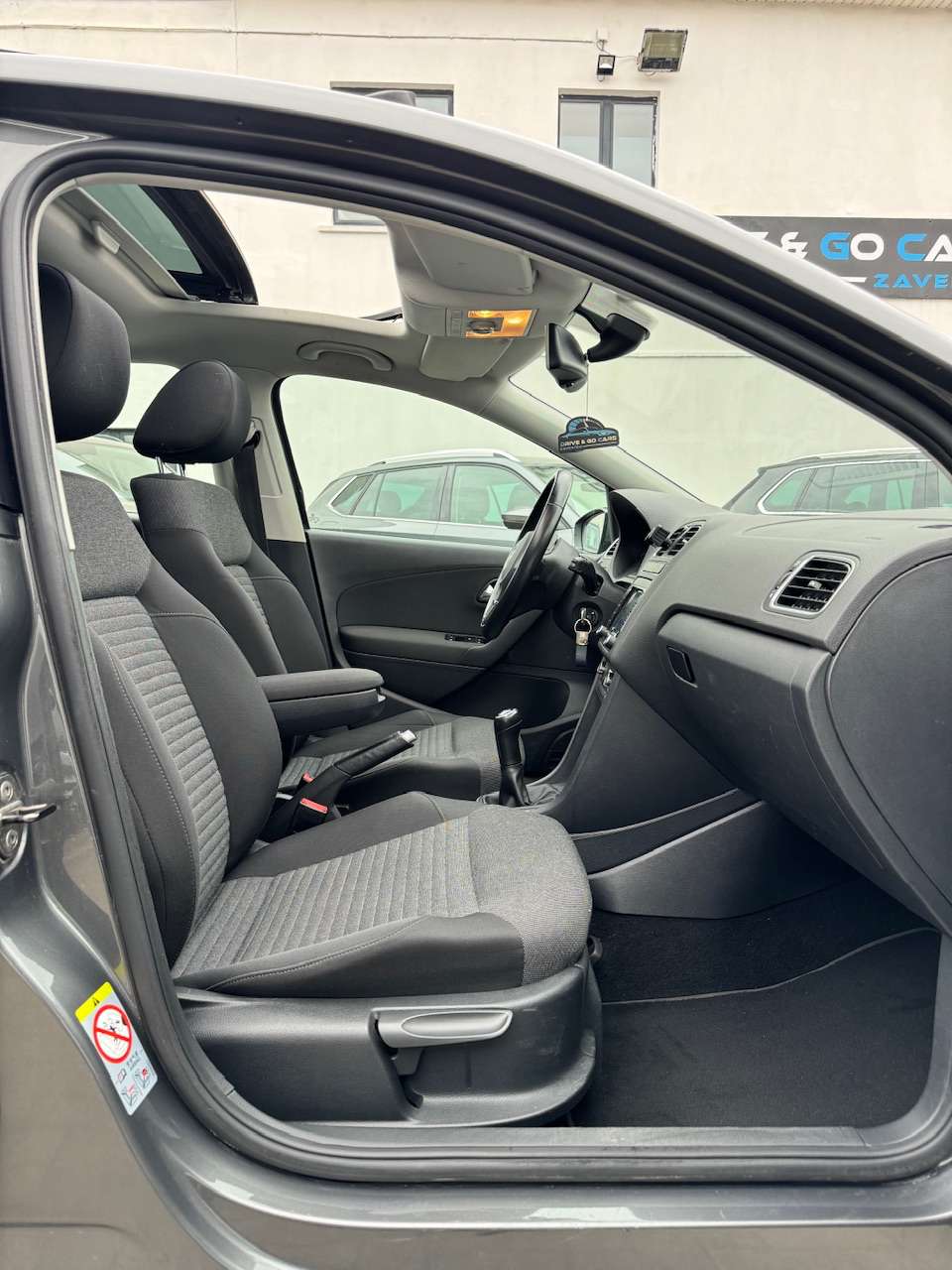 Volkswagen Polo 1.2i Highline - CarPlay - Pano Dak ** 1 JAAR GARANTIE ** !!