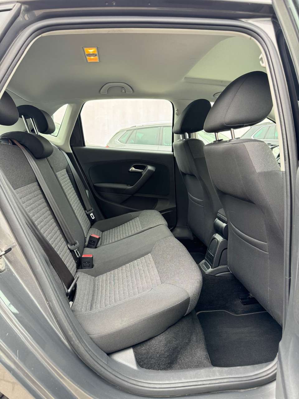 Volkswagen Polo 1.2i Highline - CarPlay - Pano Dak ** 1 JAAR GARANTIE ** !!