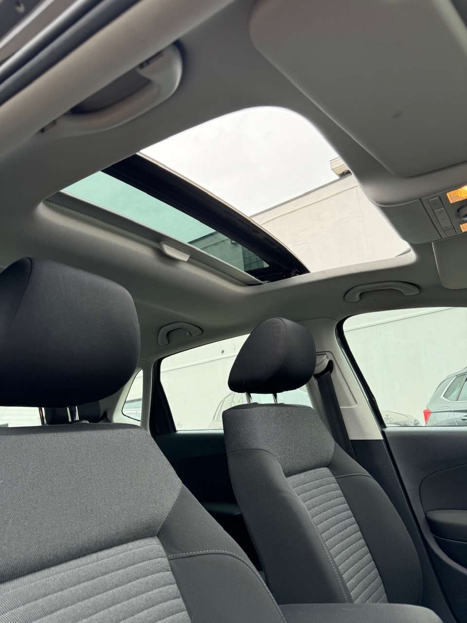 Volkswagen Polo 1.2i Highline - CarPlay - Pano Dak ** 1 JAAR GARANTIE ** !!