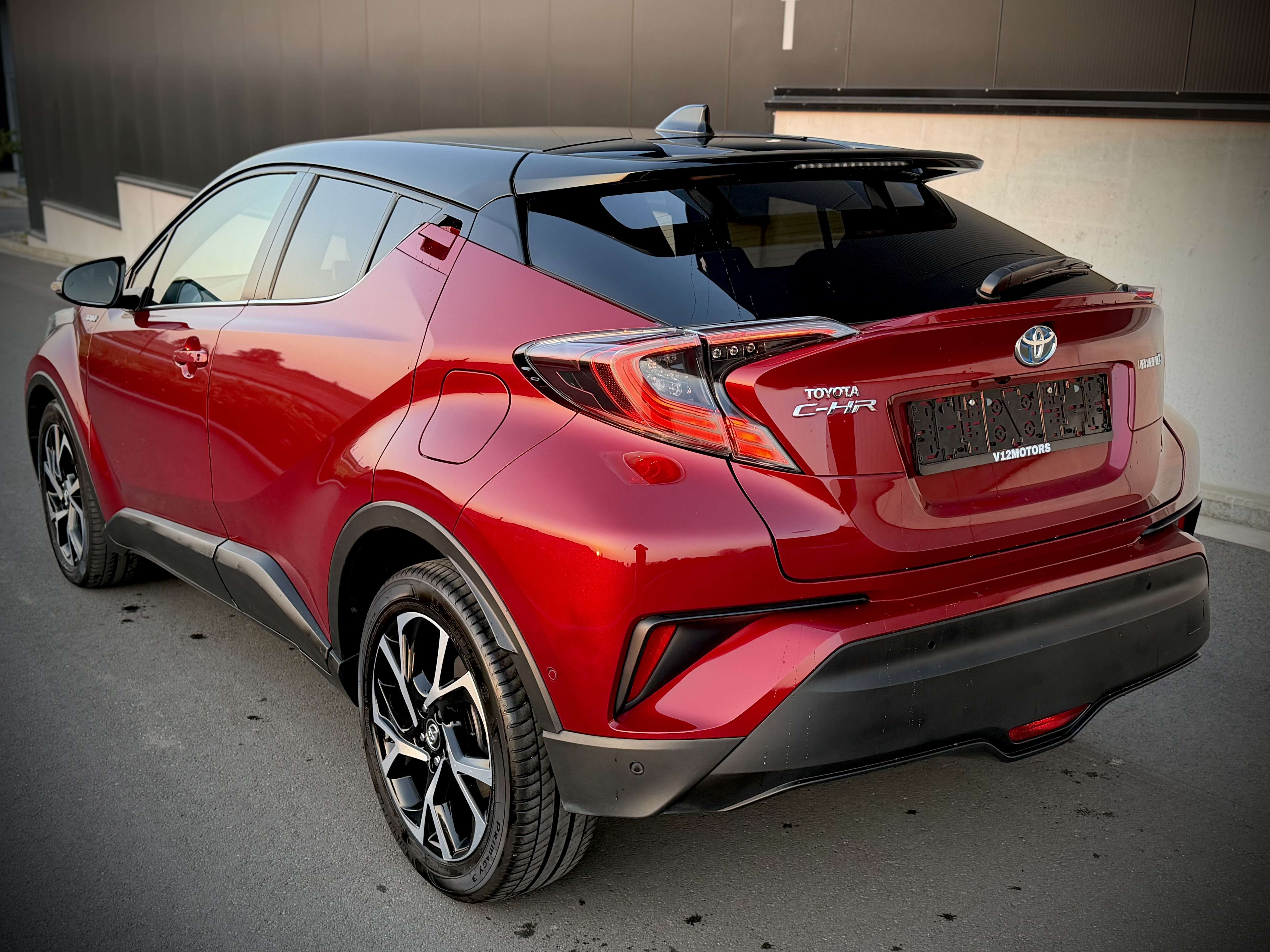 Toyota C-HR C-HR Hybrid 1.8i VVT-i C-Hic E-CVT