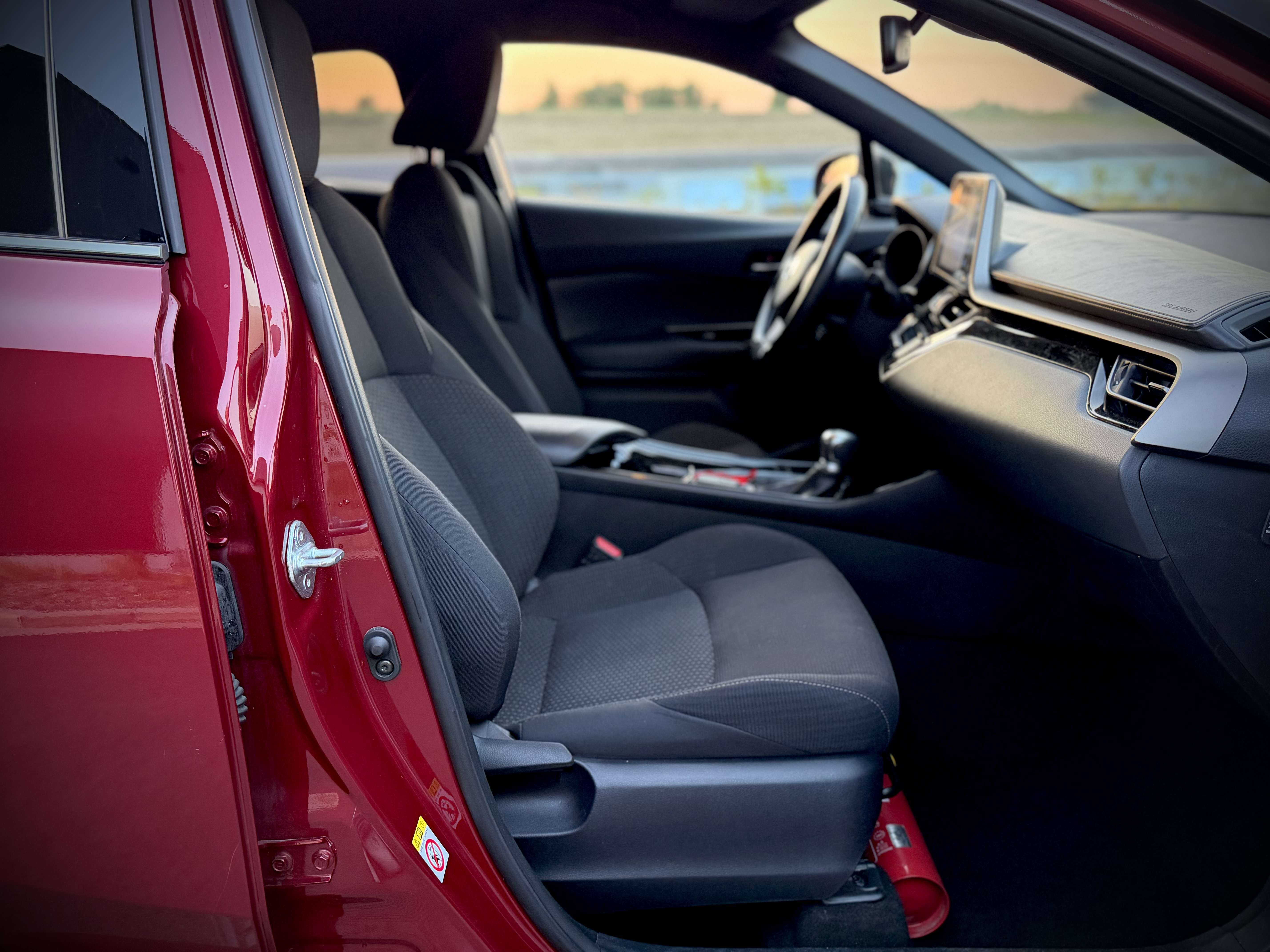 Toyota C-HR C-HR Hybrid 1.8i VVT-i C-Hic E-CVT
