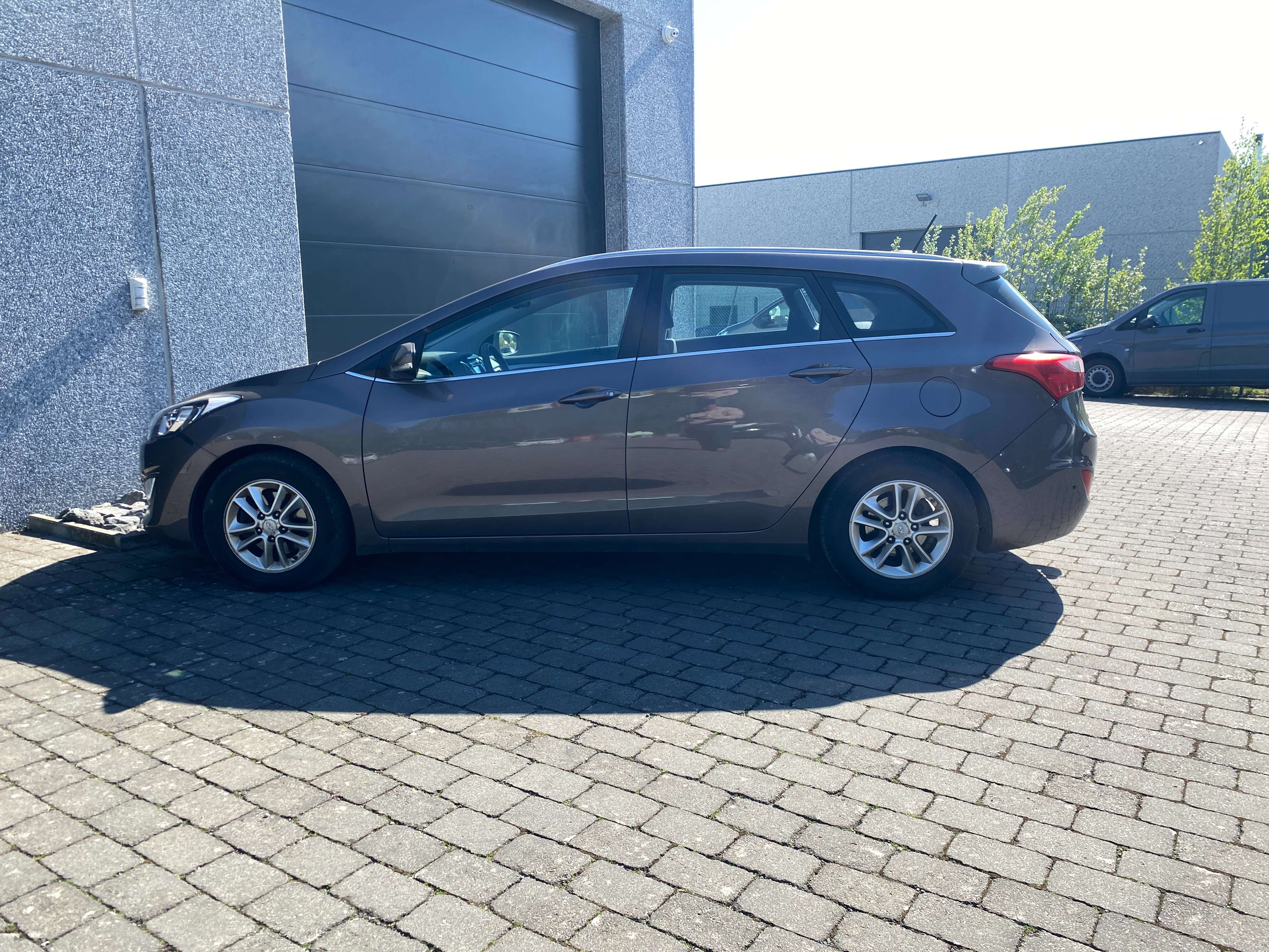 Hyundai i30 i30 SW 1.6 CRDi **EXPORT ou MARCHAND** PDC ARR/GPS