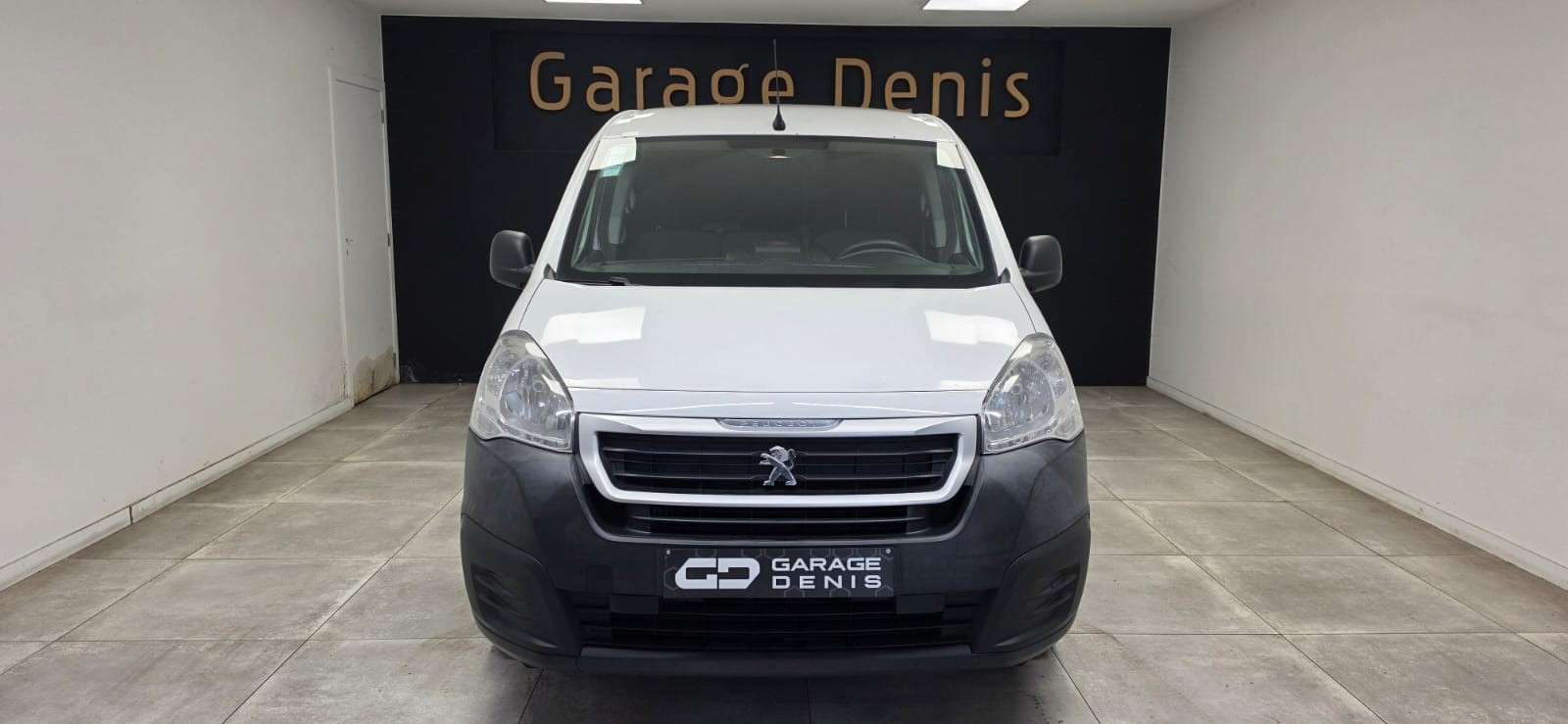 Peugeot Partner 3 Places**GPS**Attache remorque