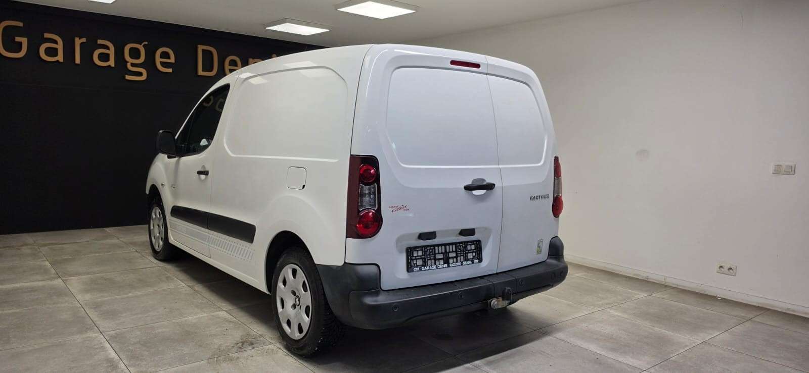 Peugeot Partner 3 Places**GPS**Attache remorque