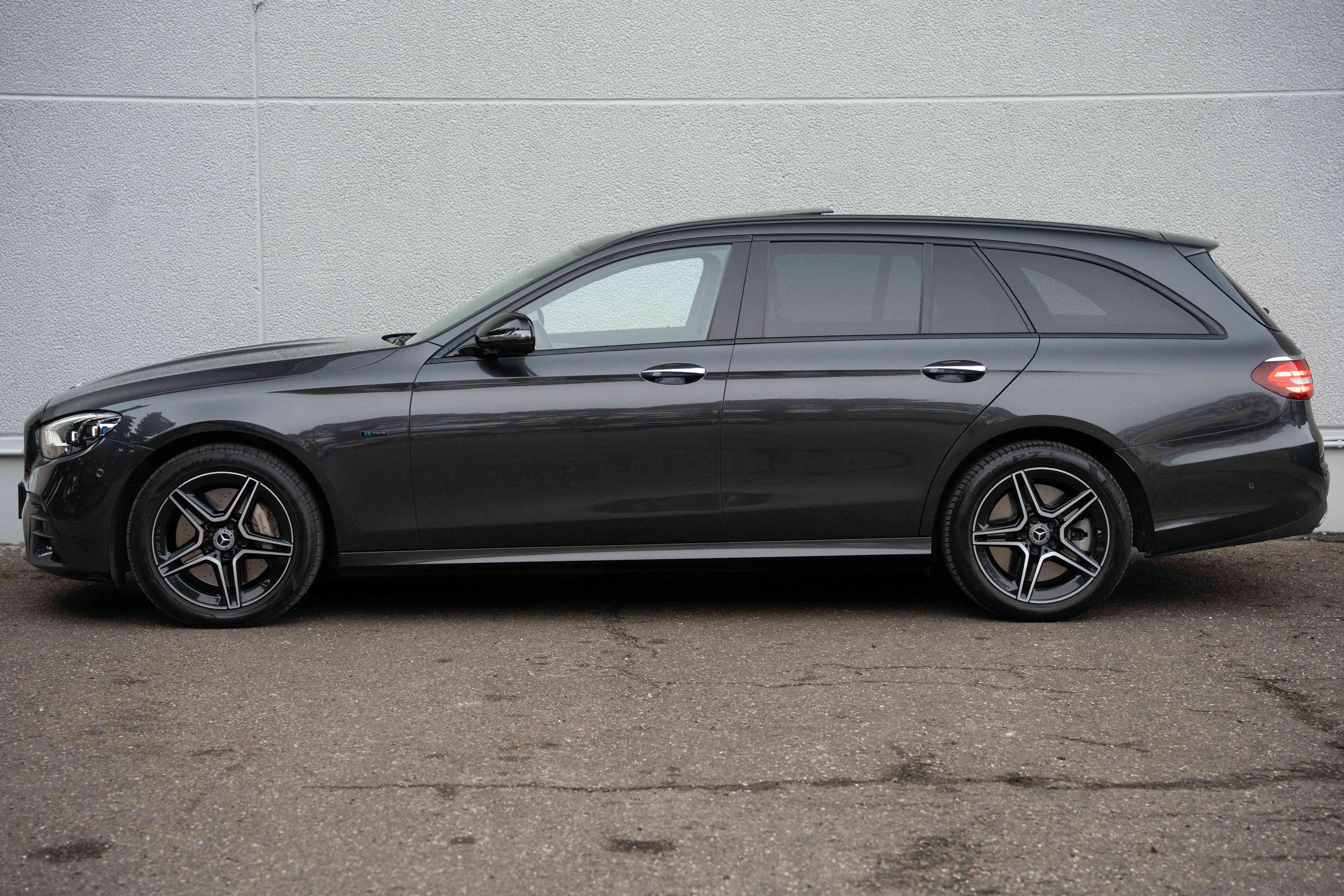 Mercedes-Benz E 300 de Touring AMG/PANO/MULTIBEAM/HUD/BURMESTER/NAPPA/360°