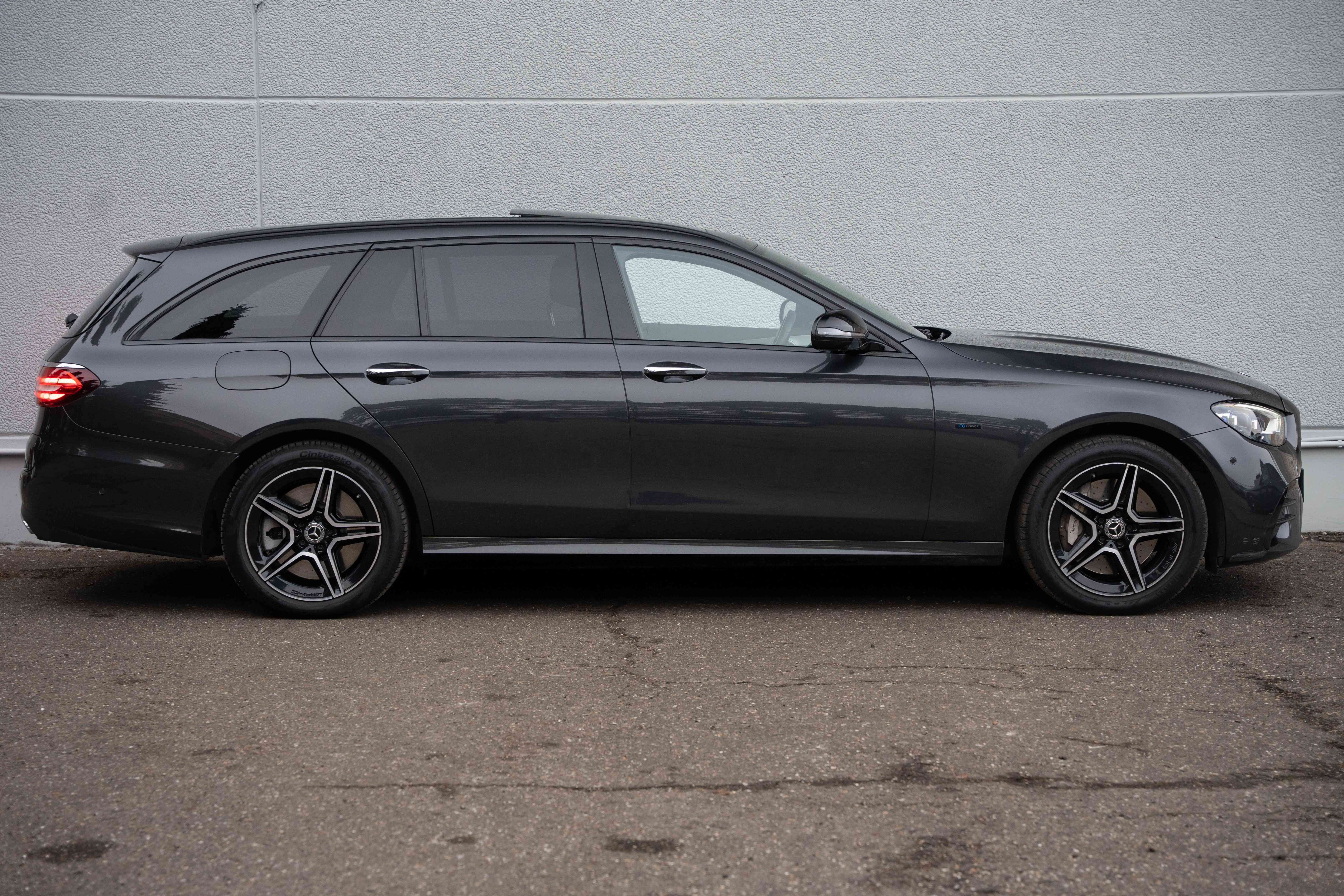Mercedes-Benz E 300 de Touring AMG/PANO/MULTIBEAM/HUD/BURMESTER/NAPPA/360°