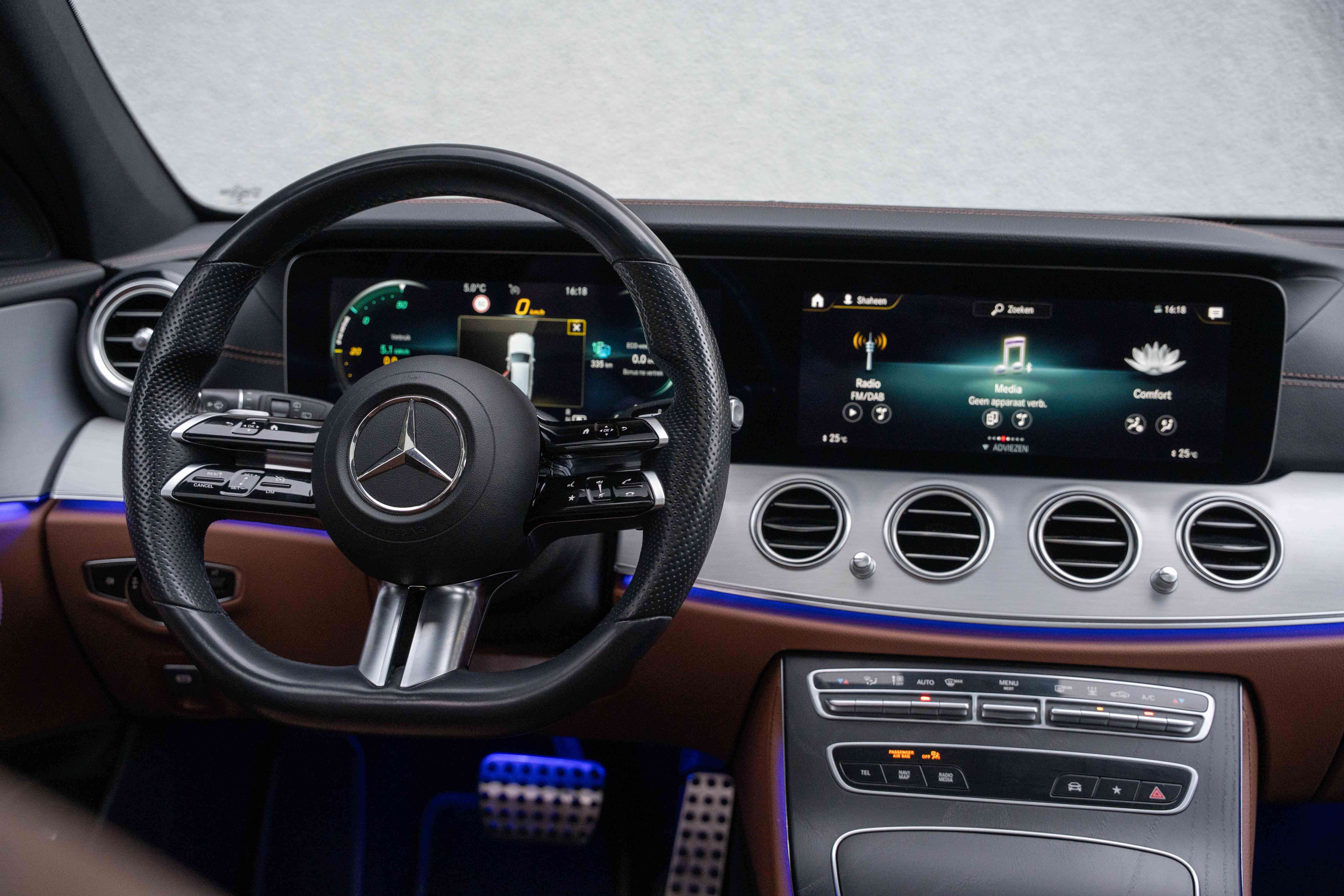 Mercedes-Benz E 300 de Touring AMG/PANO/MULTIBEAM/HUD/BURMESTER/NAPPA/360°