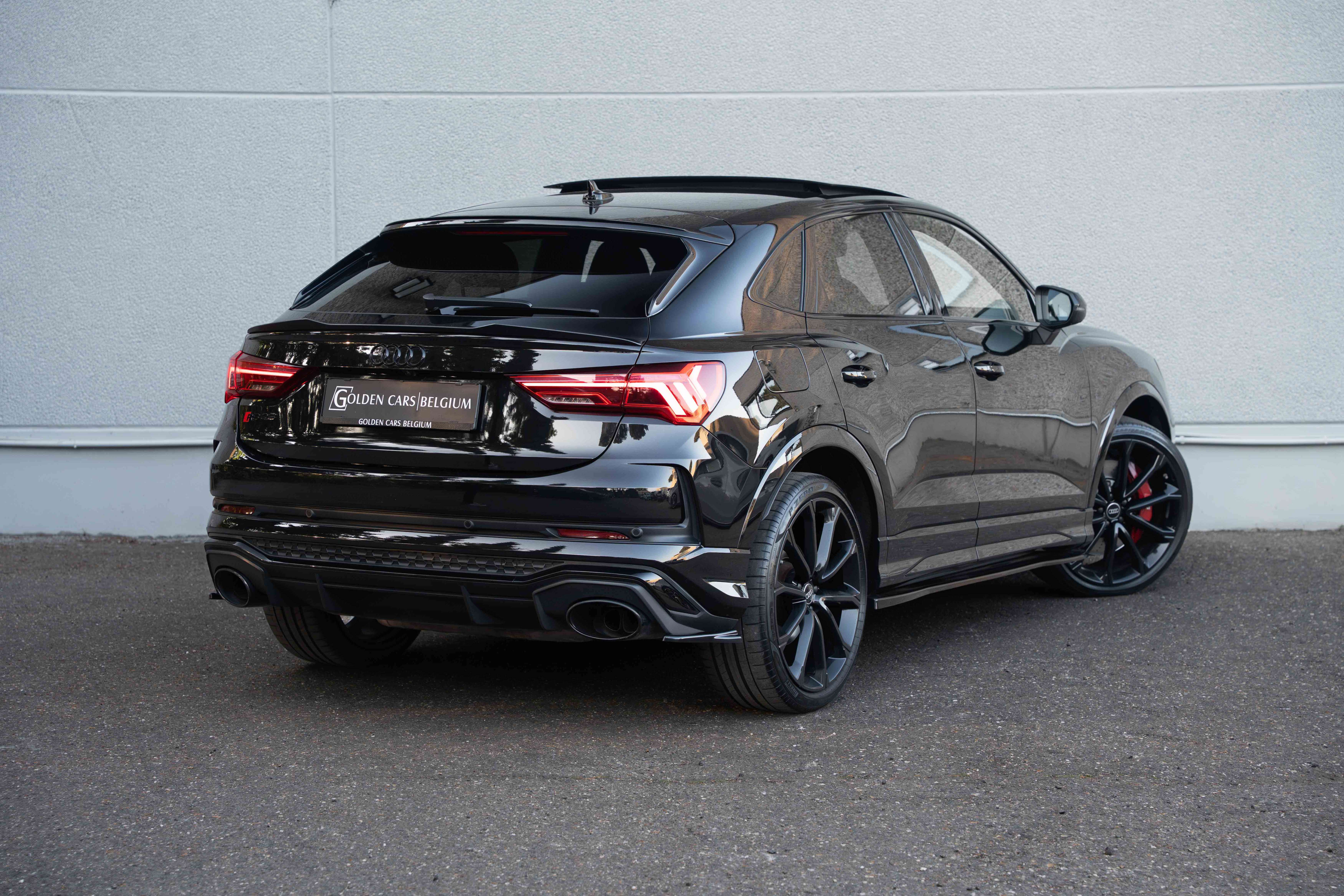 Audi RS Q3 Sportback 2.5 TFSI MATRIX/PANO/MAXTON/SONOS3D/AMBIENTE/360°/CARPLAY