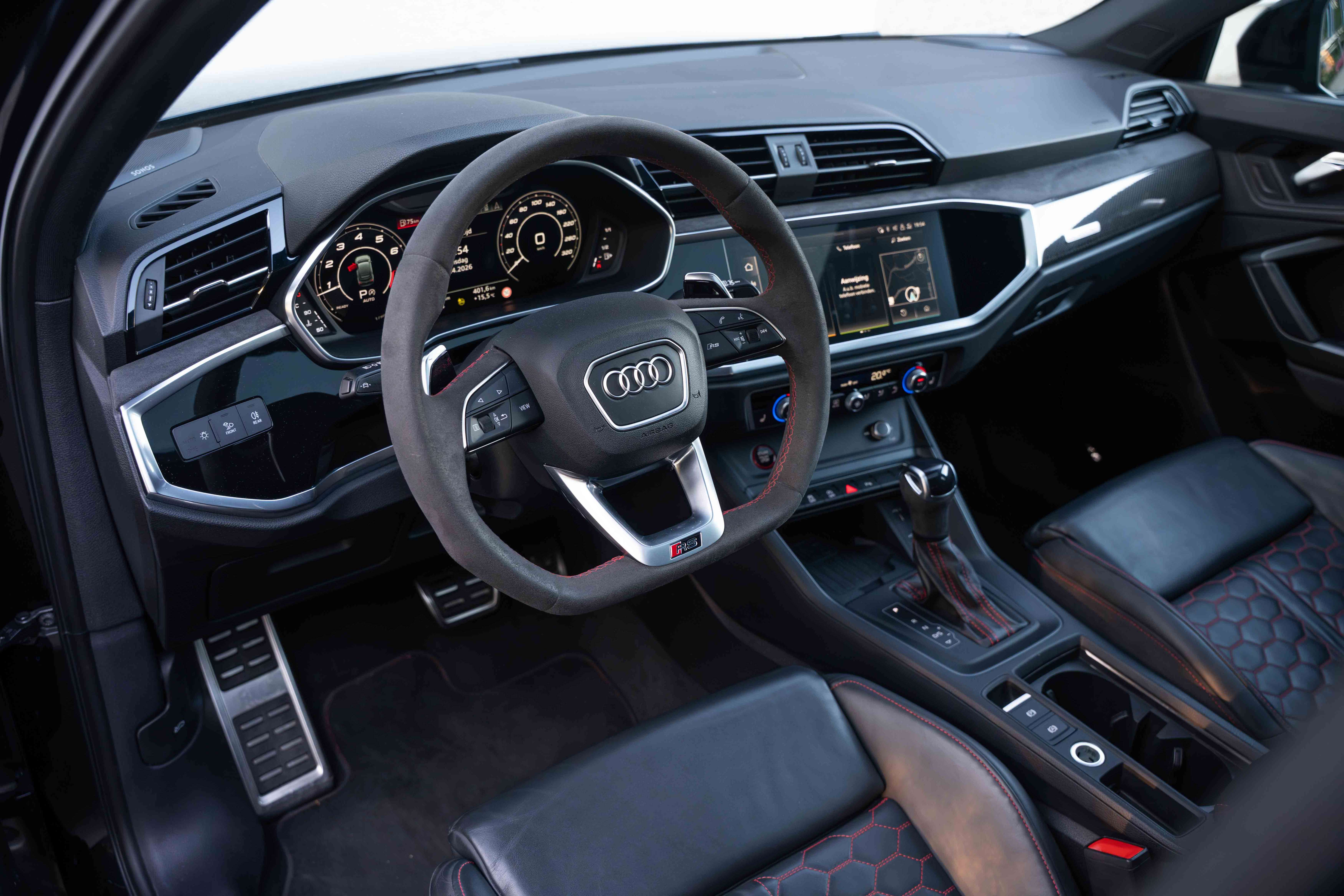 Audi RS Q3 Sportback 2.5 TFSI MATRIX/PANO/MAXTON/SONOS3D/AMBIENTE/360°/CARPLAY