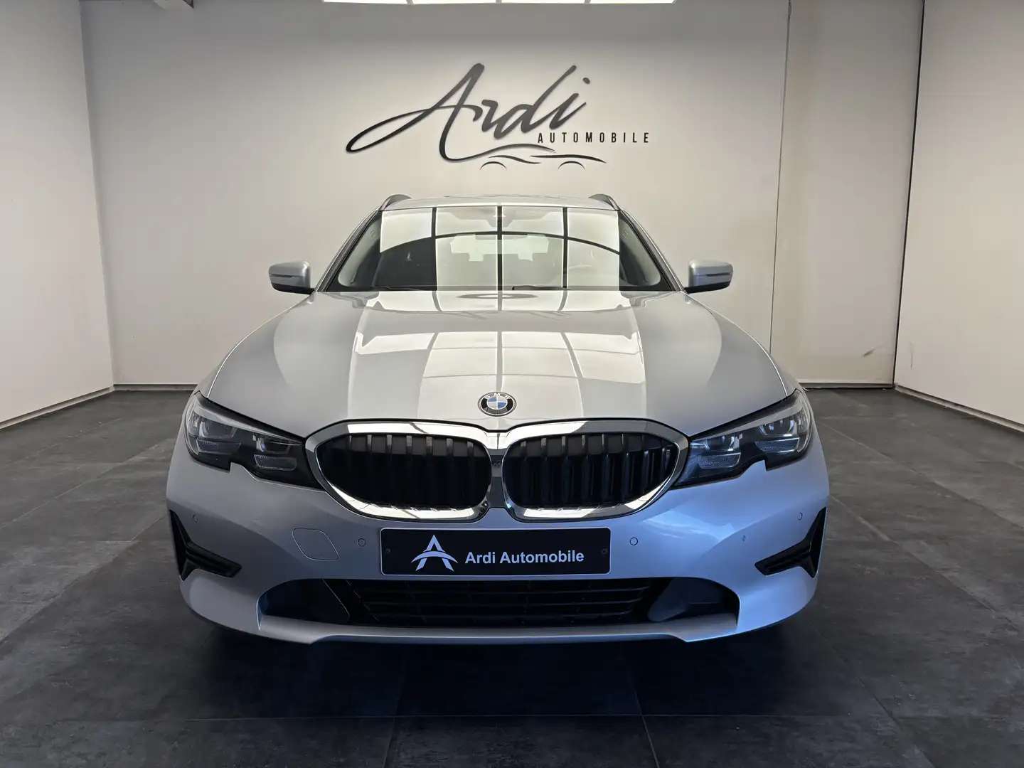 BMW 318 Touring dA *CARPLAY*SIEGE CHAUFF*CAPTEUR*GARANTIE*