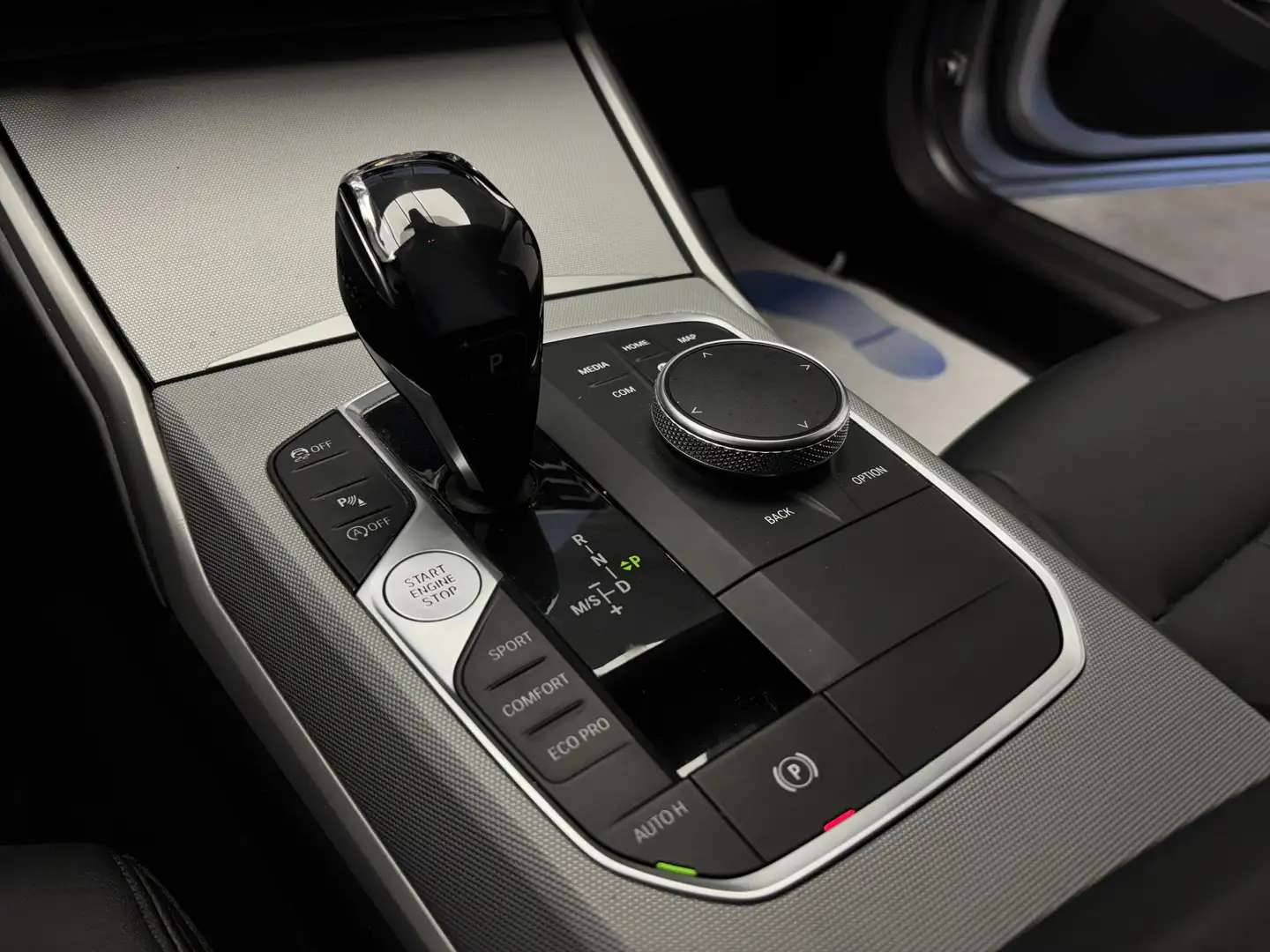 BMW 318 Touring dA *CARPLAY*SIEGE CHAUFF*CAPTEUR*GARANTIE*