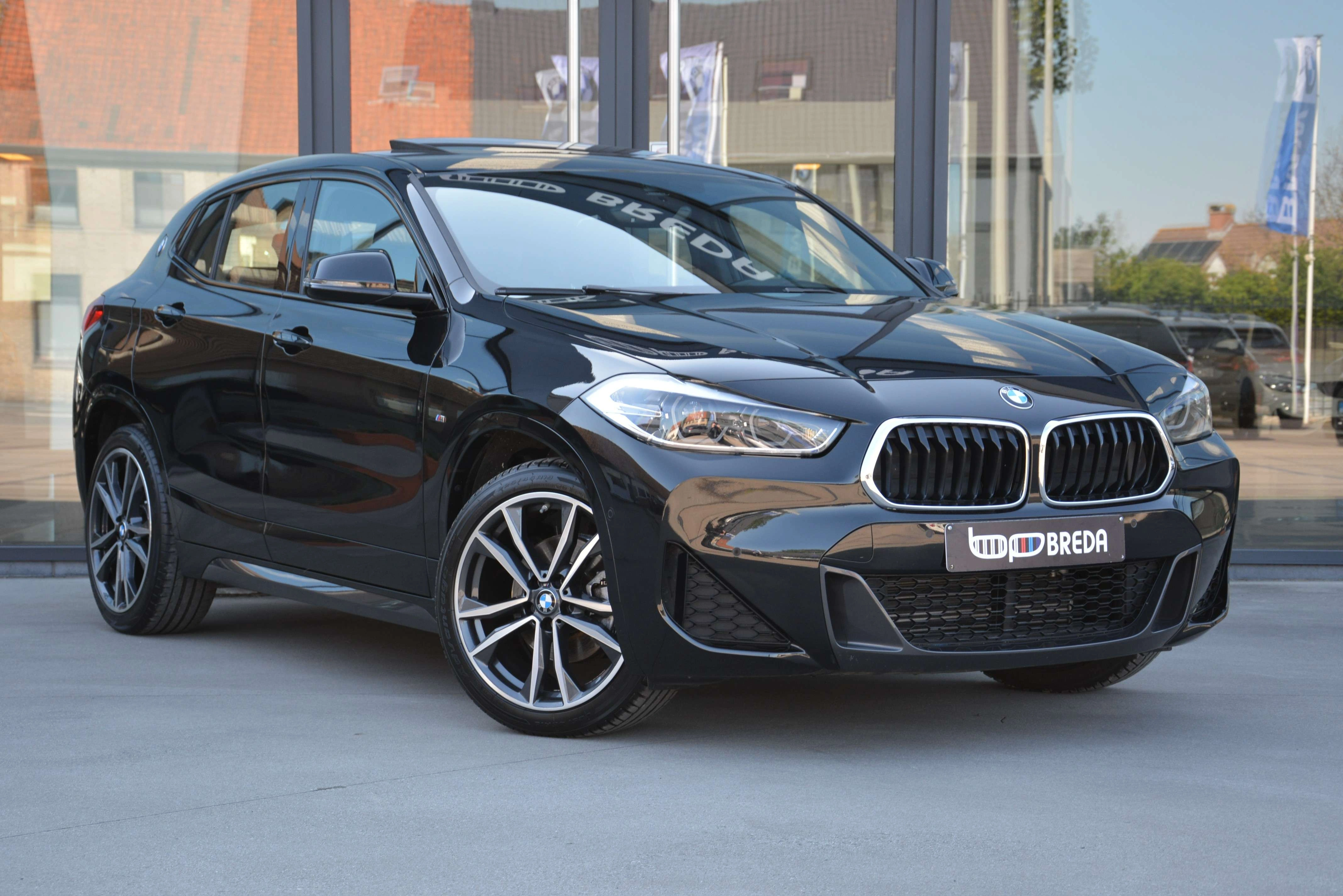 BMW X2 sDrive18i M-Sport/Pano/Memory seats/Keyless/Alus 19"