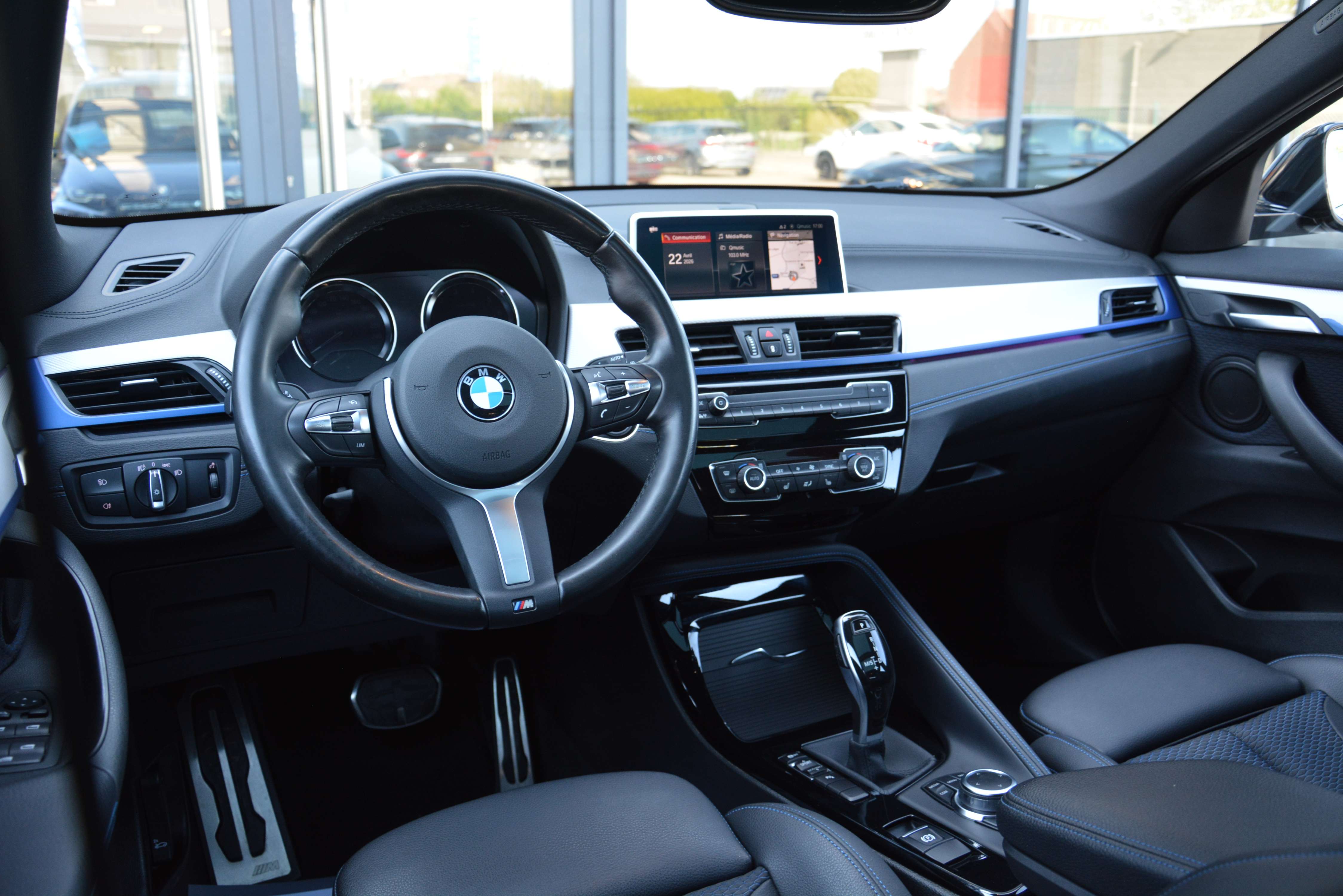 BMW X2 sDrive18i M-Sport/Pano/Memory seats/Keyless/Alus 19"