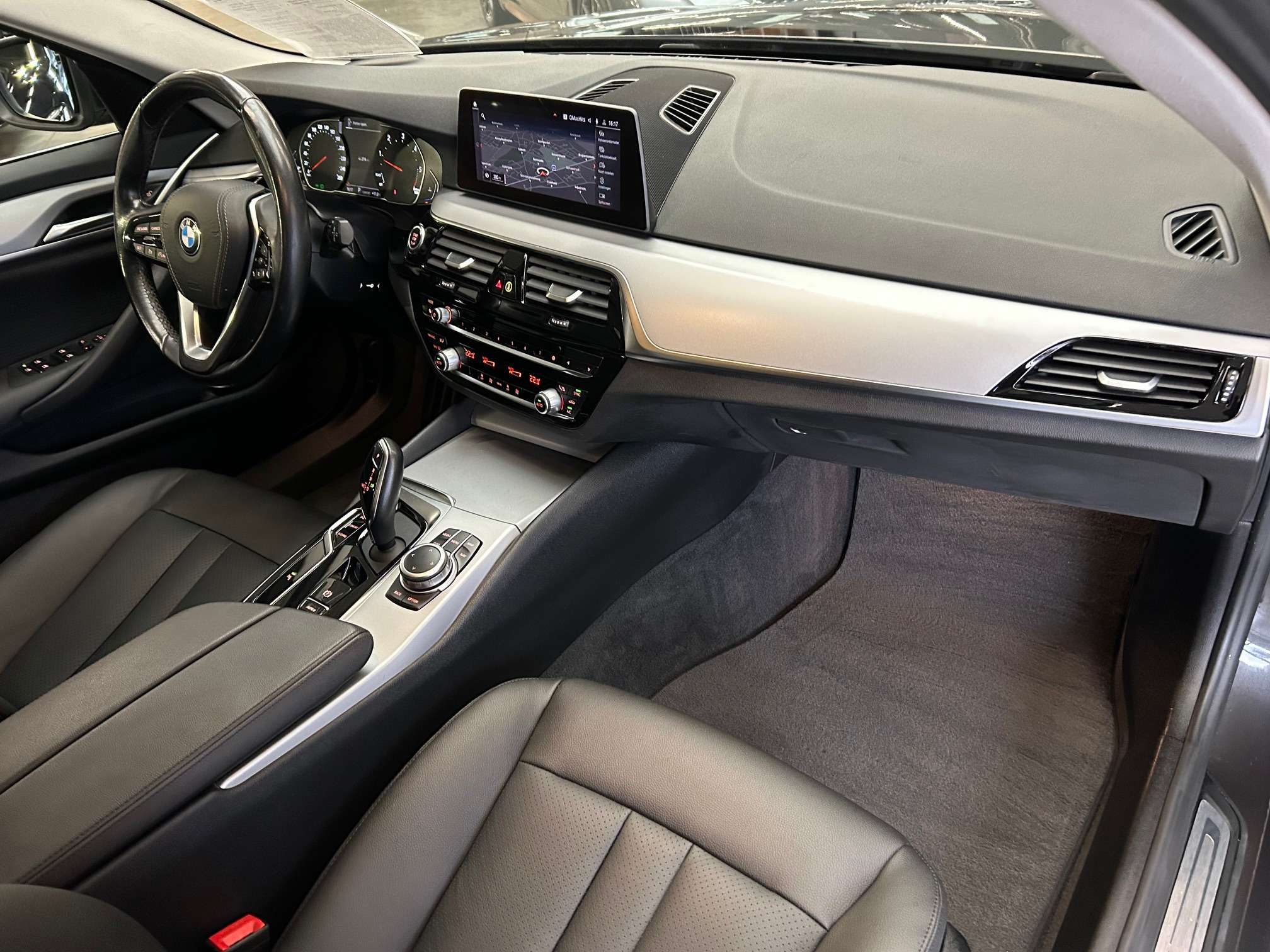 BMW 518 dA Touring Alu19"/Leder/Cam/GprPro *1j garantie*