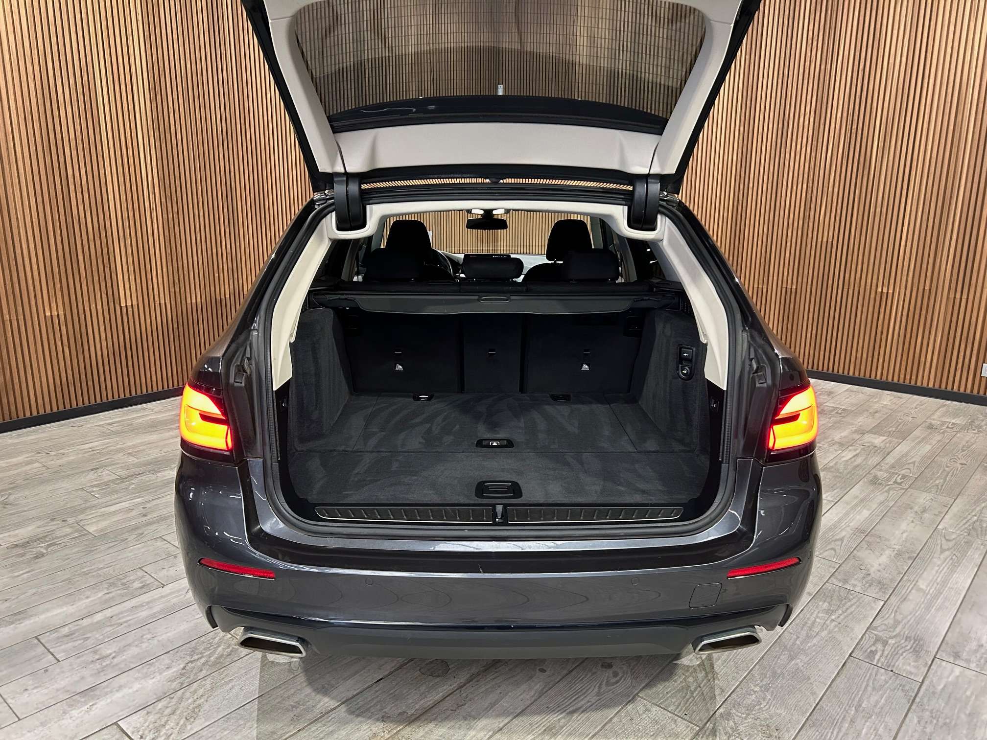 BMW 518 dA Touring Alu19"/Leder/Cam/GprPro *1j garantie*