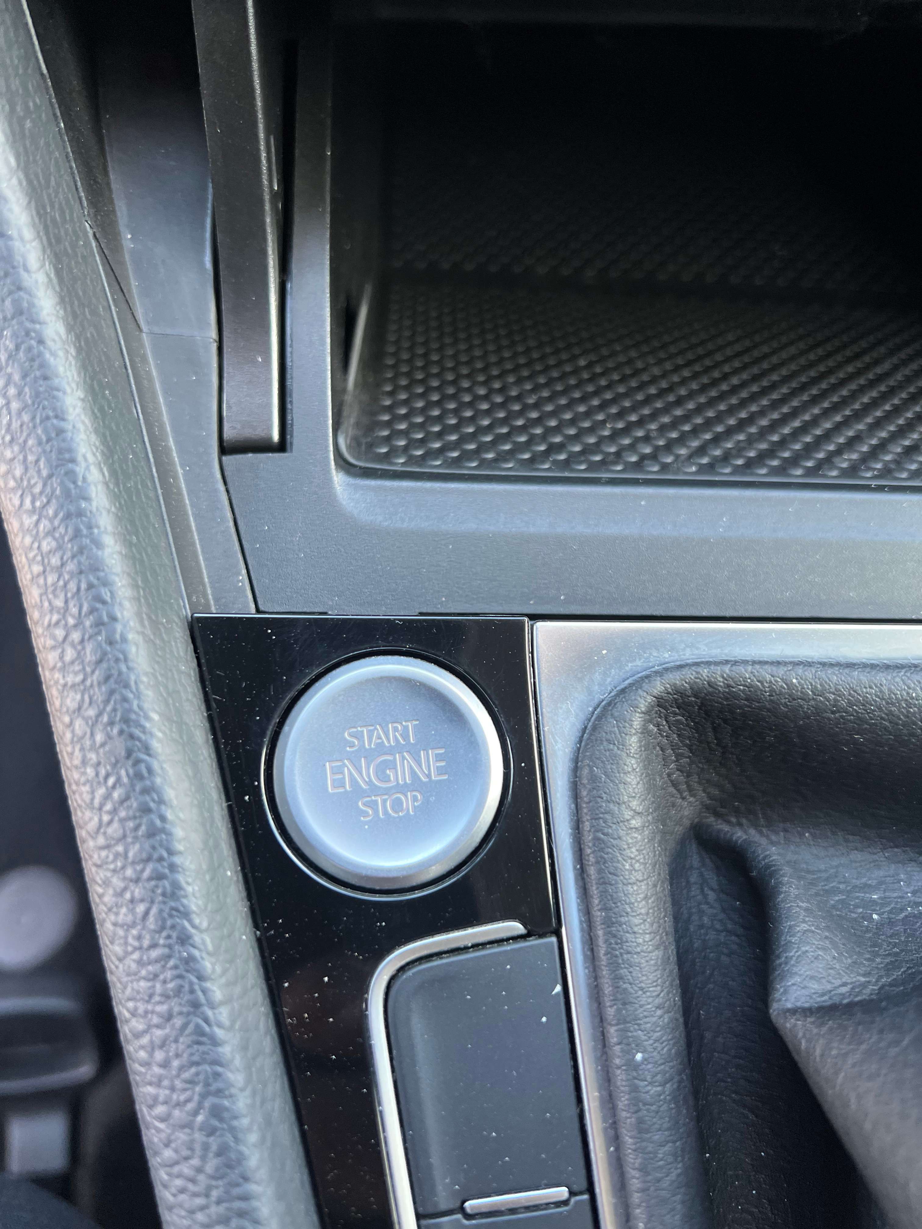 Volkswagen Golf Golf 1.6 SCR TDi Highline Carplay+Led+virtual.