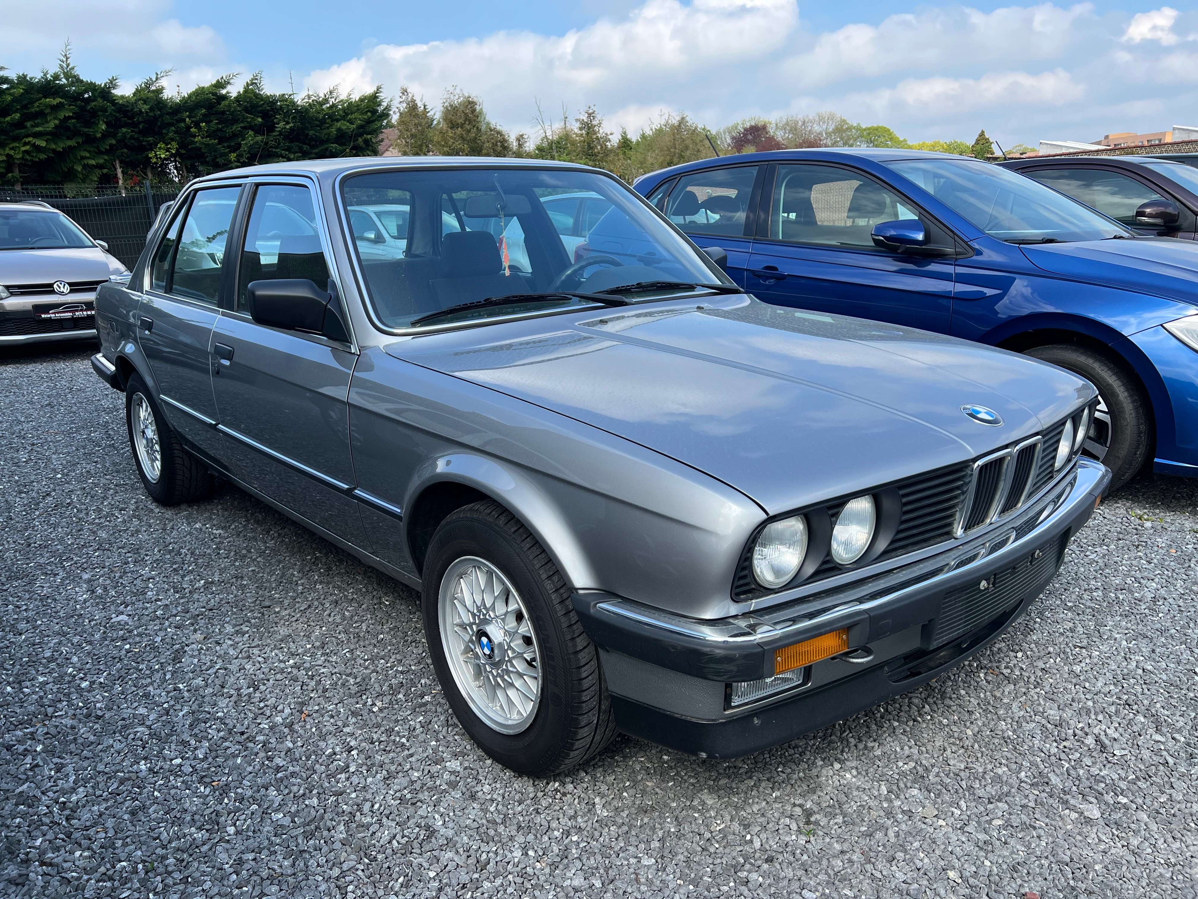 BMW 325 IA Etat Show Room.