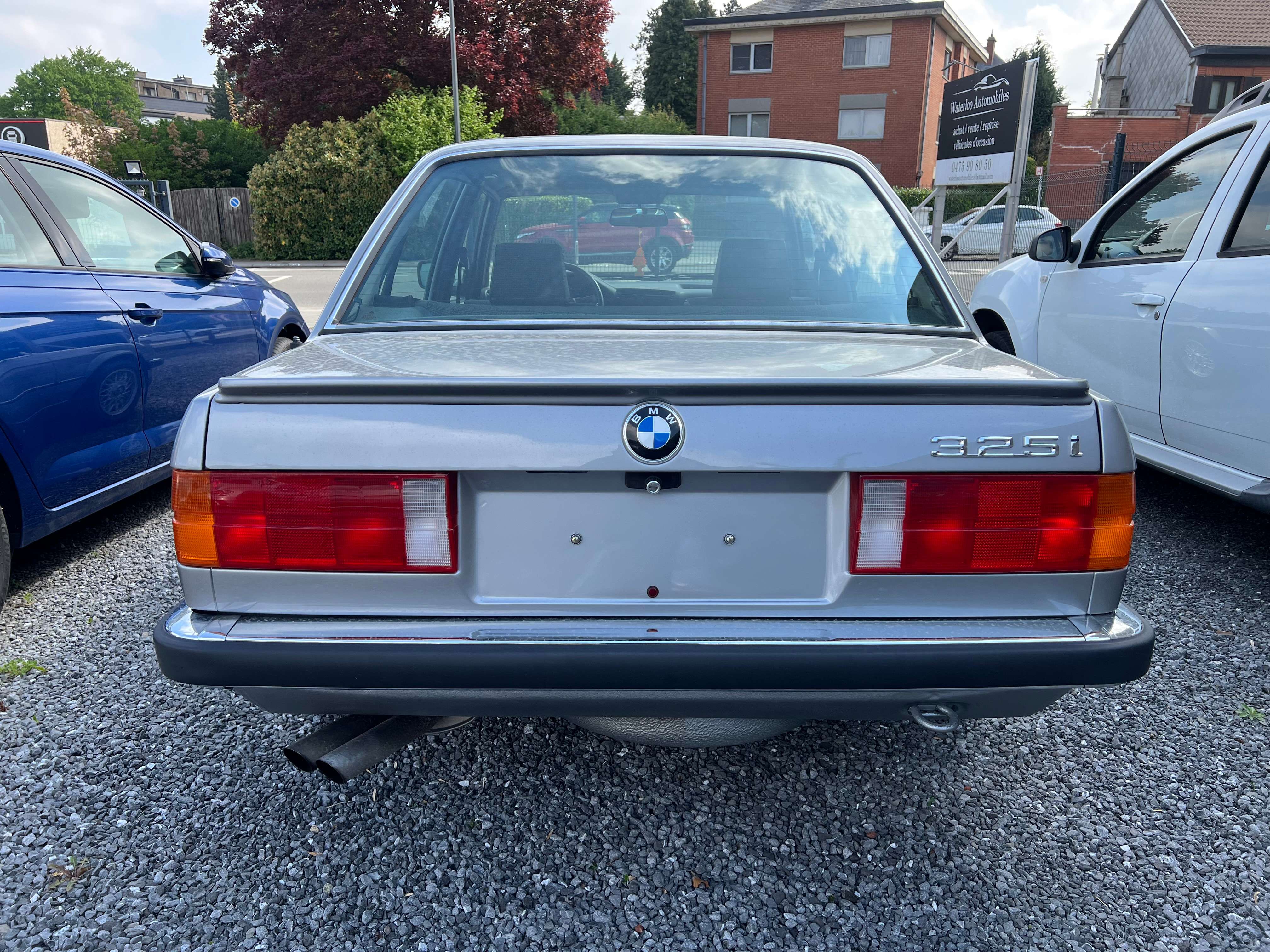 BMW 325 IA Etat Show Room.