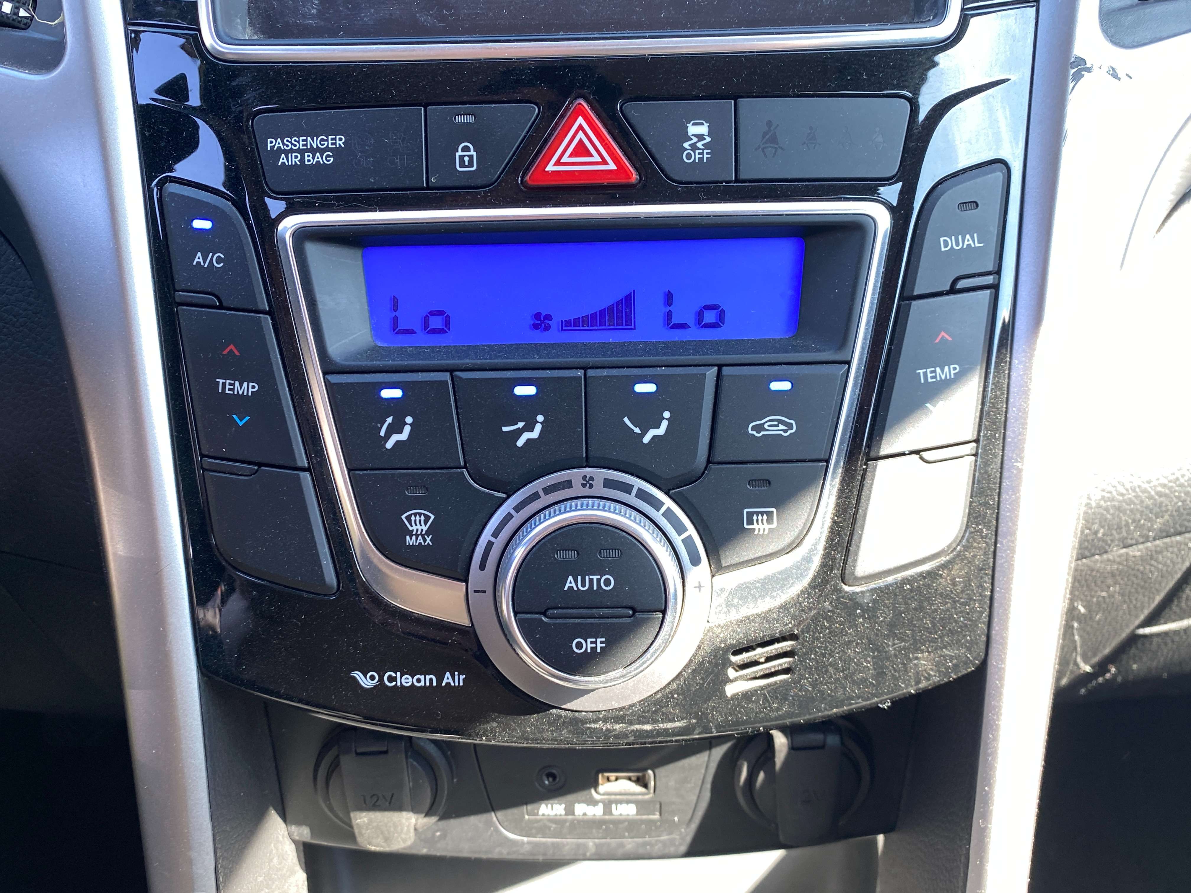 Hyundai i30 i30 SW 1.6 CRDi **EXPORT ou MARCHAND** PDC ARR/GPS