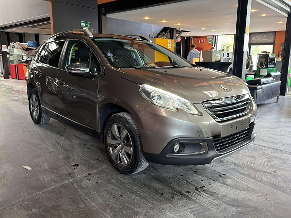 Peugeot 2008 2008 1.2i  Allure S
