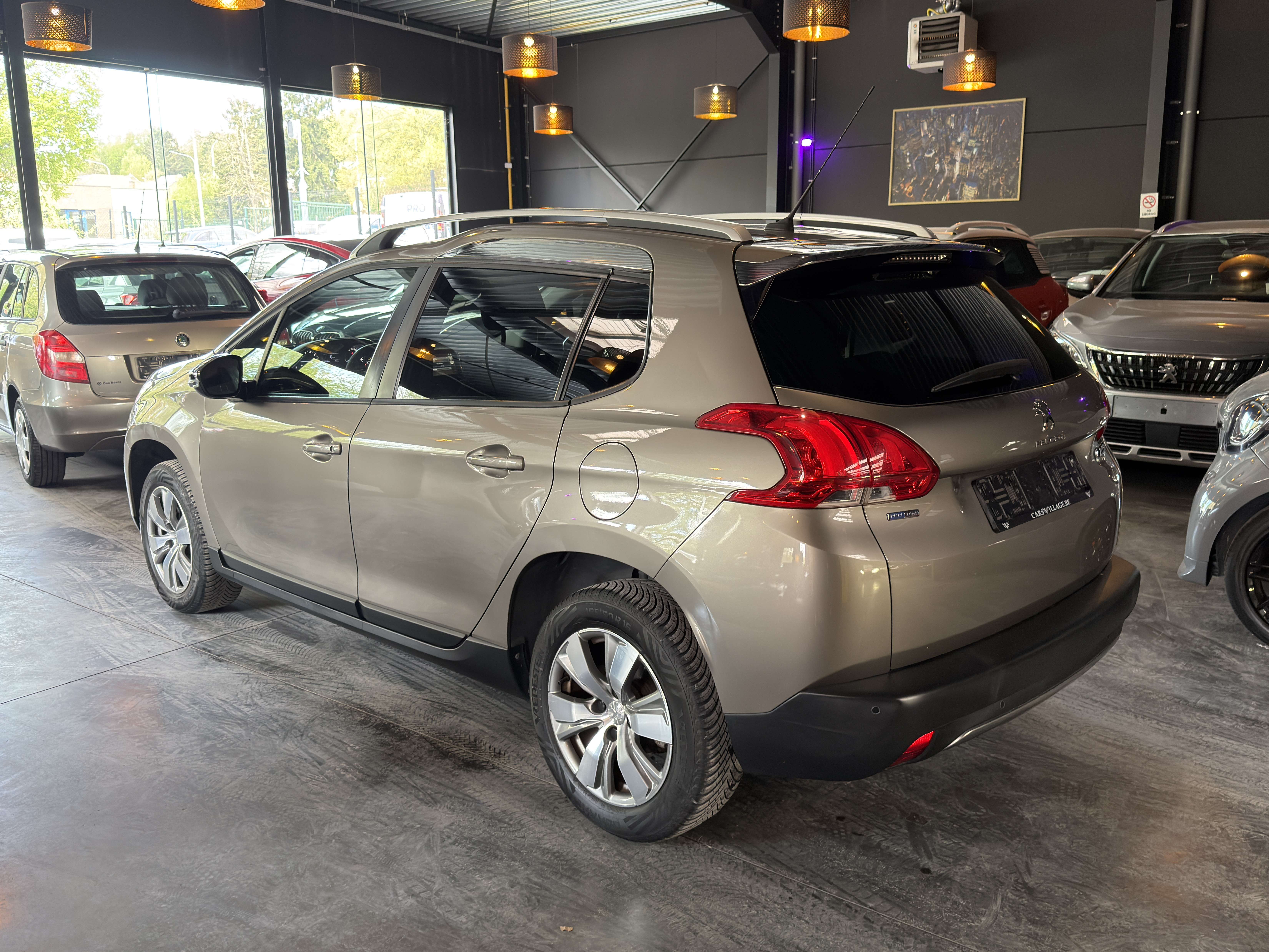 Peugeot 2008 2008 1.2i  Allure S
