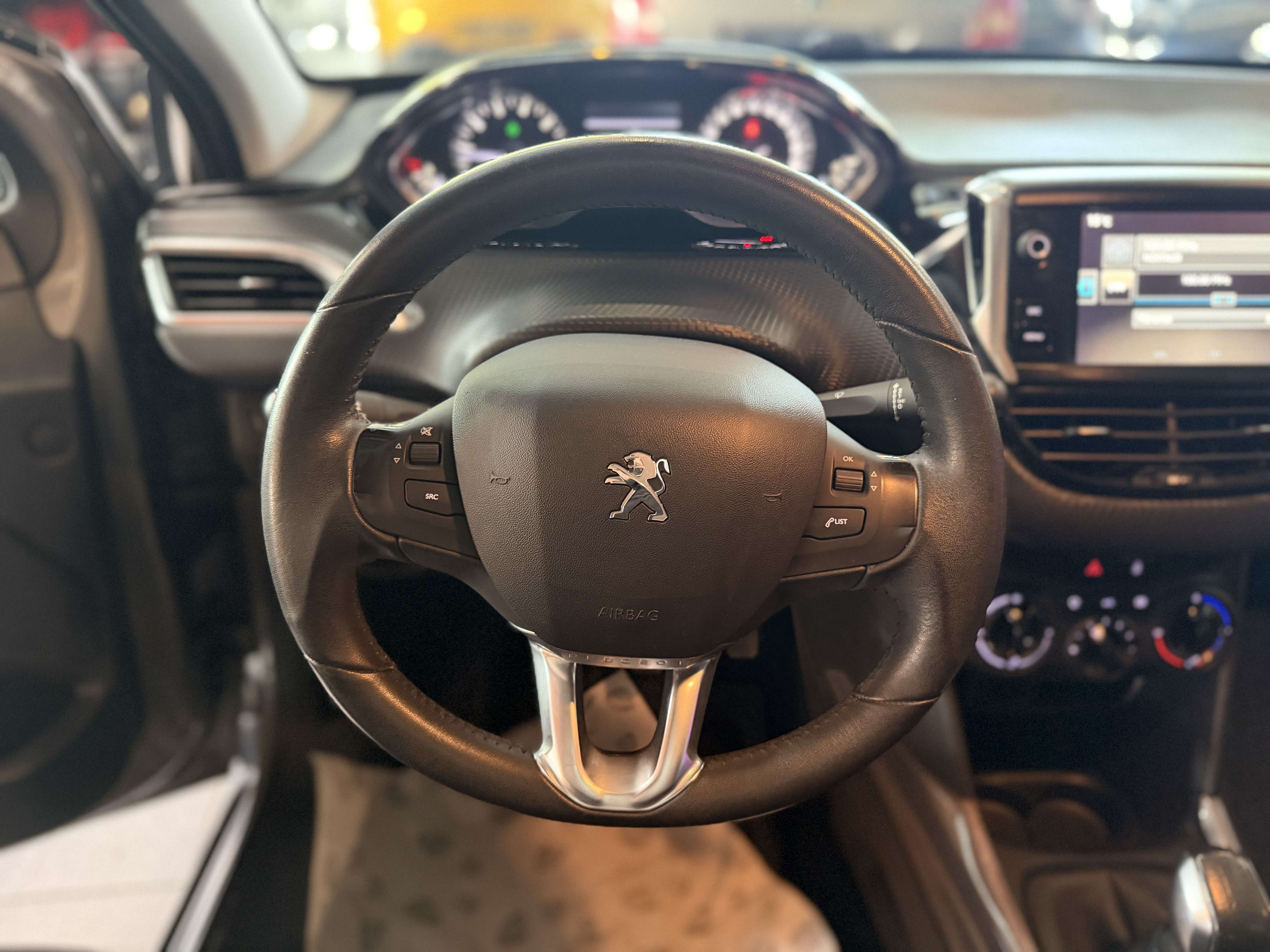 Peugeot 2008 2008 1.2i  Allure S