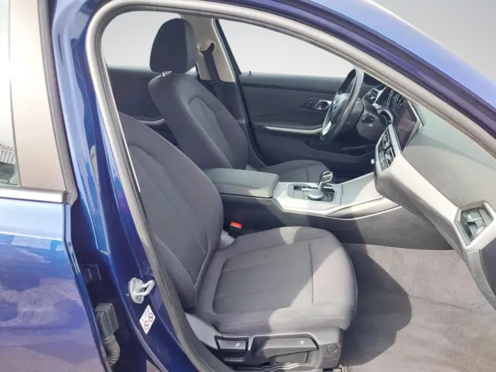BMW 318 DA Business New Model/NAVI-TOIT PANO OUVRANT-LED/