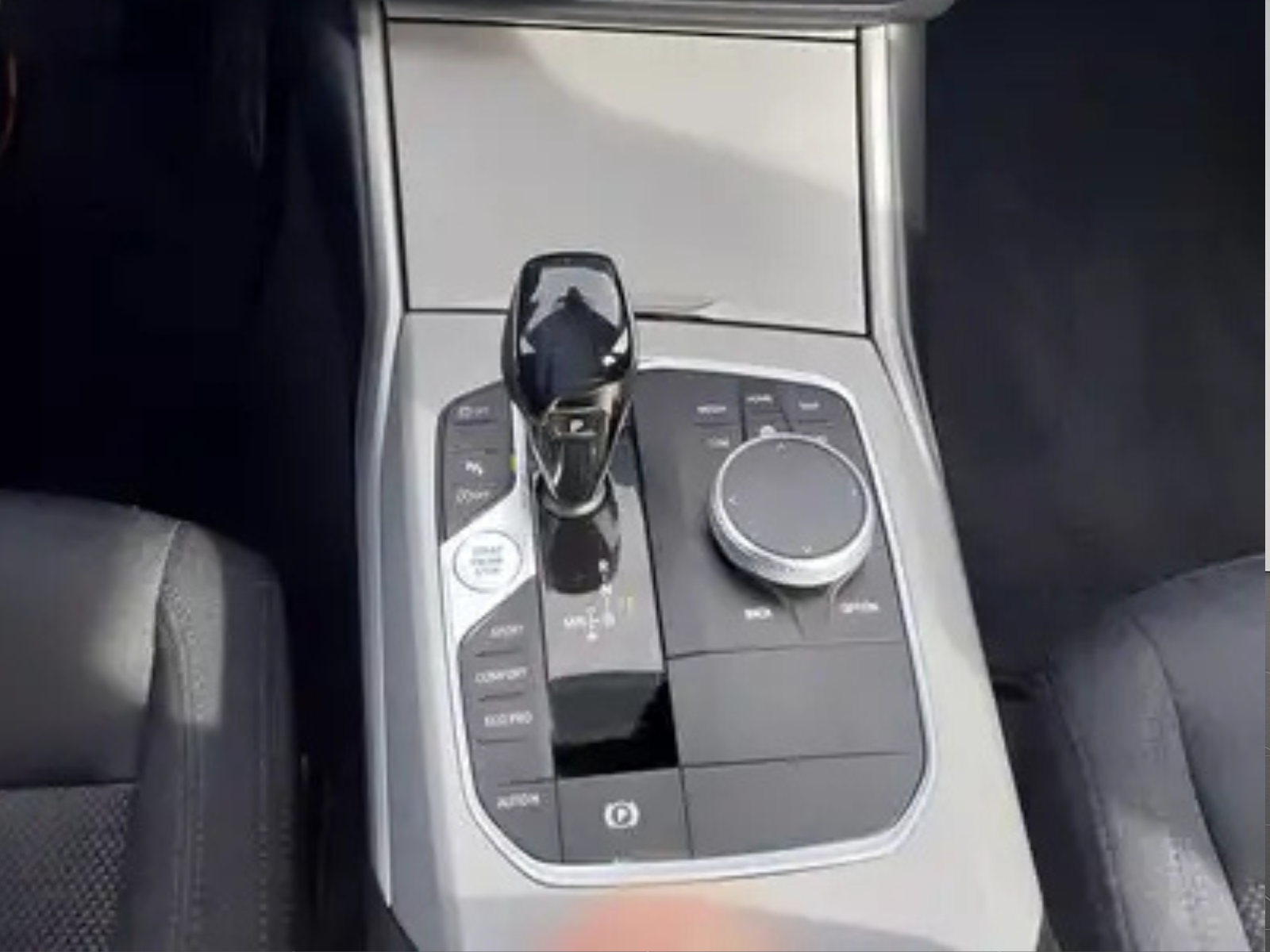 BMW 318 DA Business New Model/NAVI-TOIT PANO OUVRANT-LED/